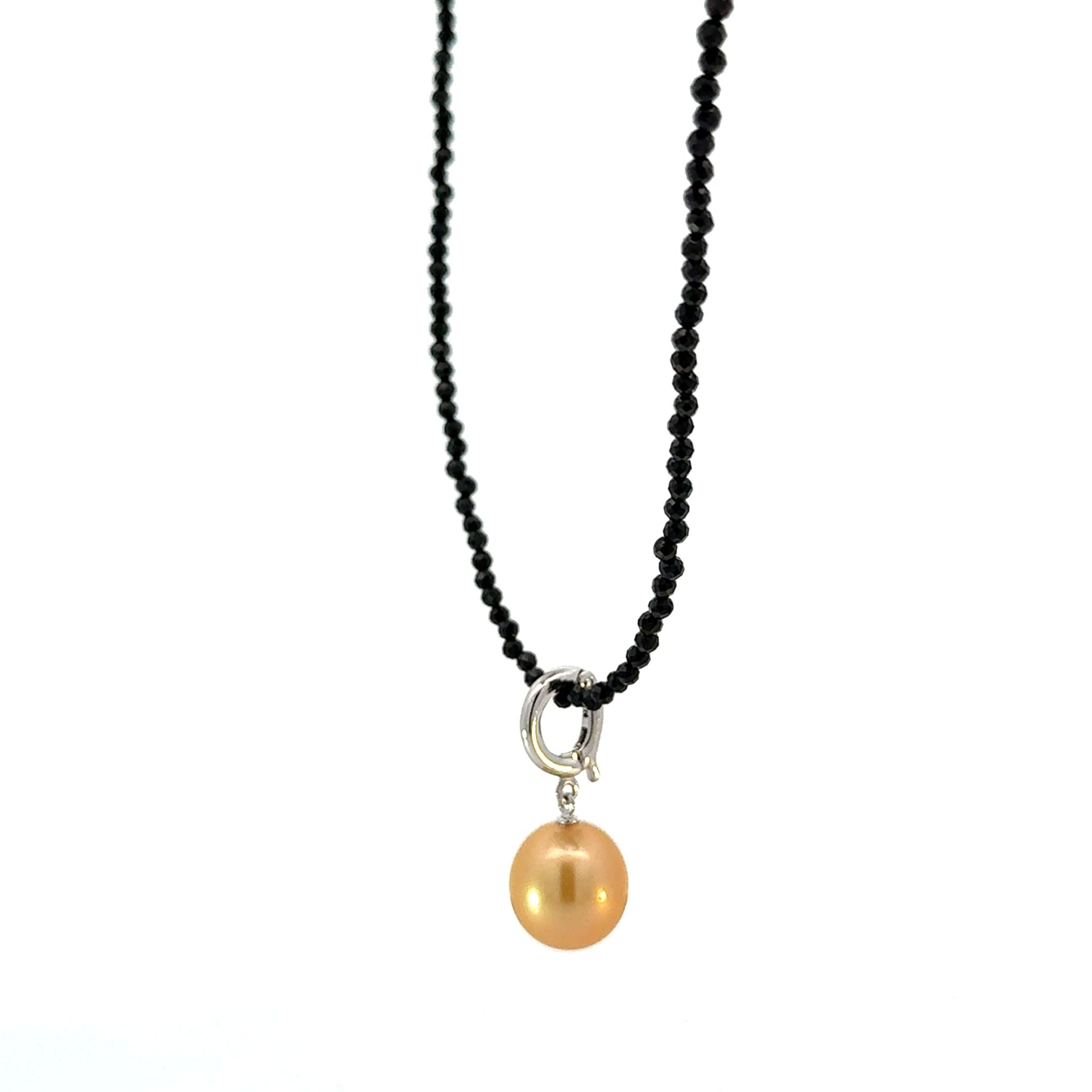 パール/ブラックスピネル シルバーペンダントトップ＆ネックレス３点セット(白蝶真珠/11mm/ゴールド系)《26H02503》