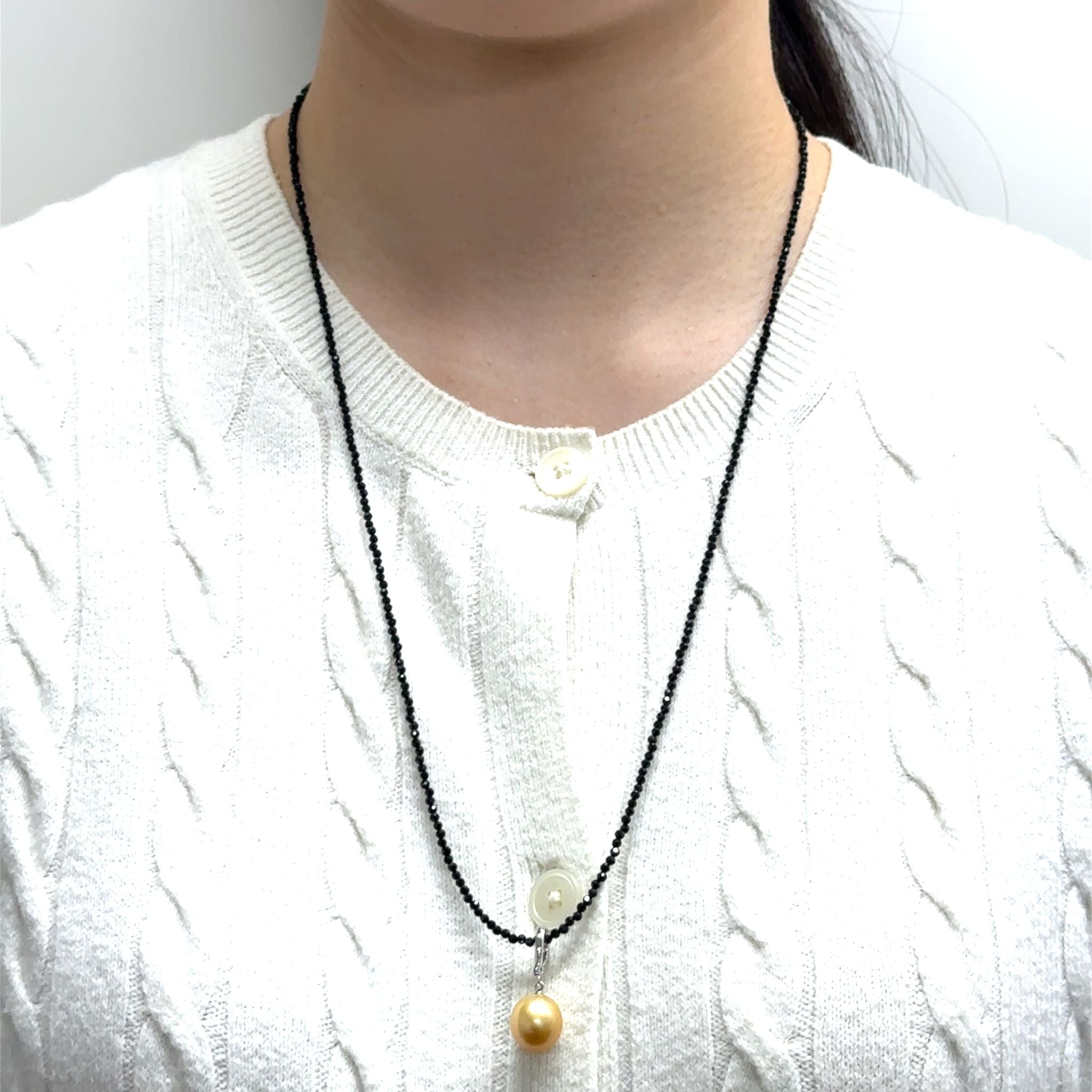 パール/ブラックスピネル シルバーペンダントトップ＆ネックレス３点セット(白蝶真珠/11mm/ゴールド系)《26H02503》