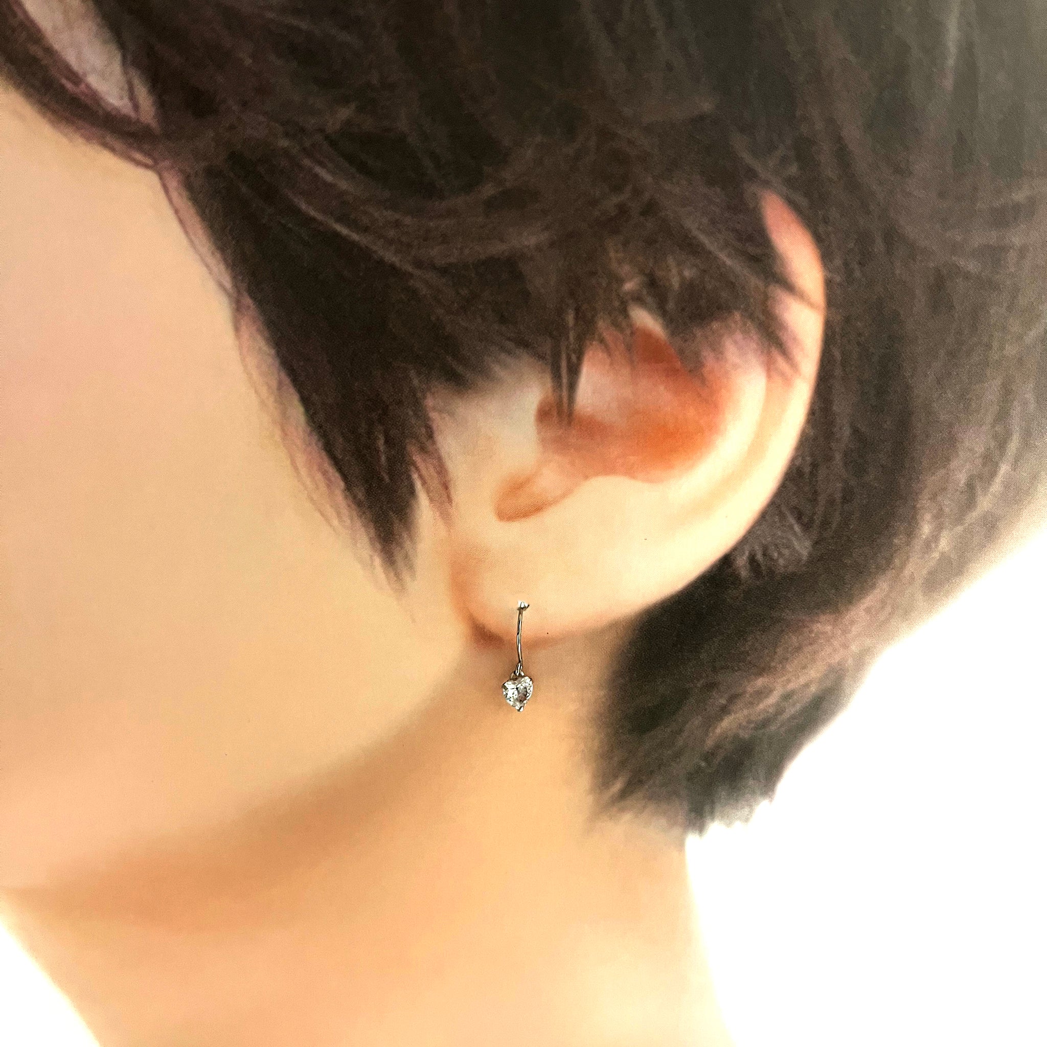 キュービックジルコニア プラチナピアス(ハートシェイプカット)《26H02708》