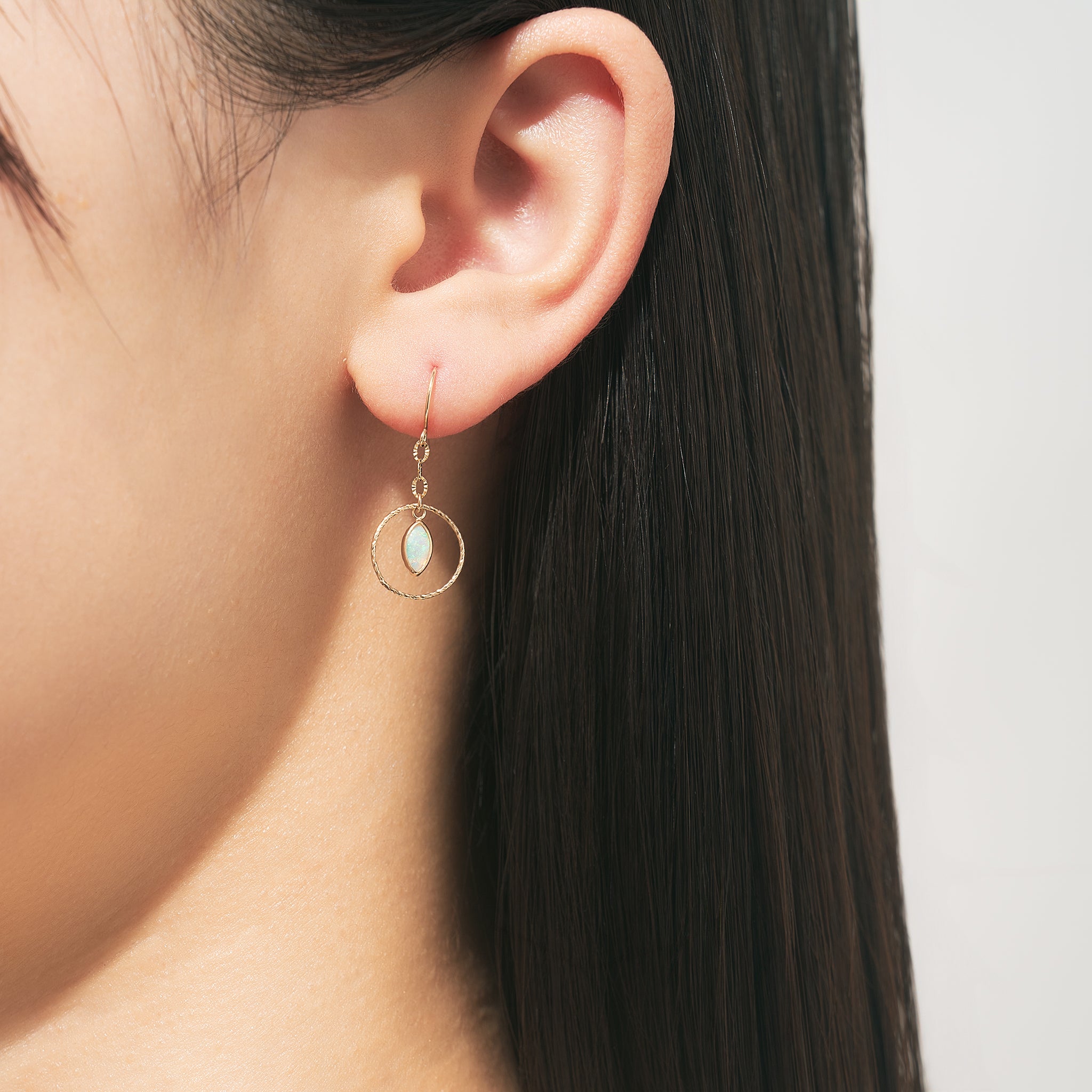 オパール K10ピアス(10月誕生石)《26H03806》