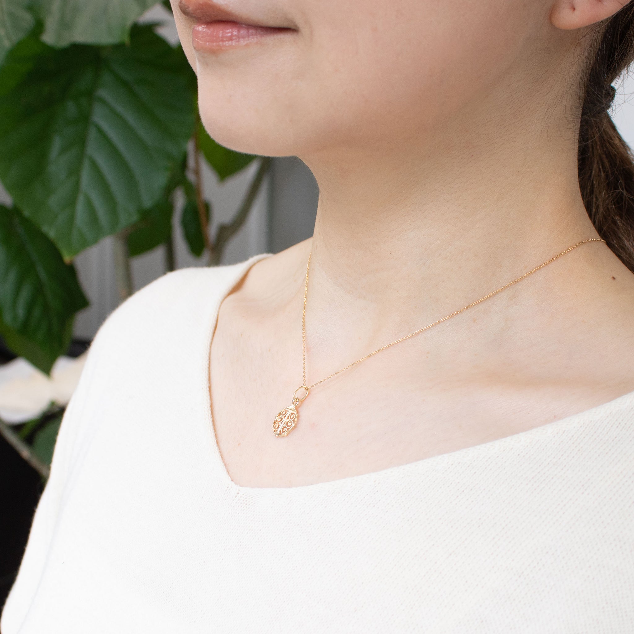 K18ペンダントトップ(イタリア製/てんとう虫モチーフ)《26N00405》