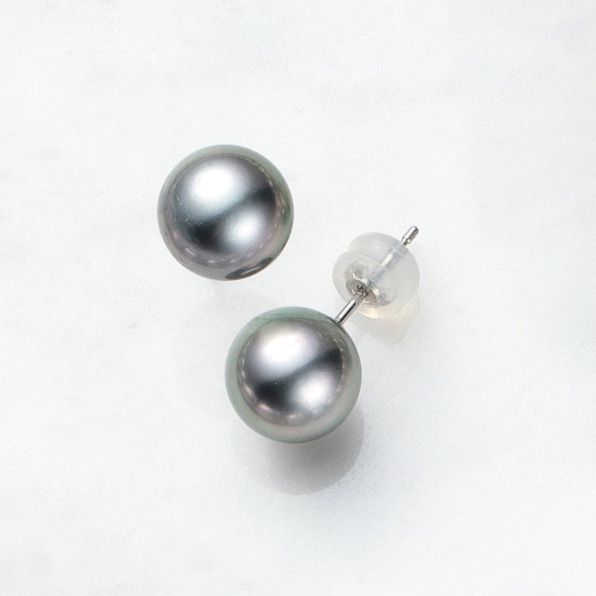 パール プラチナピアス(黒蝶真珠/グレー系/8mm/6月誕生石)《26N02101》