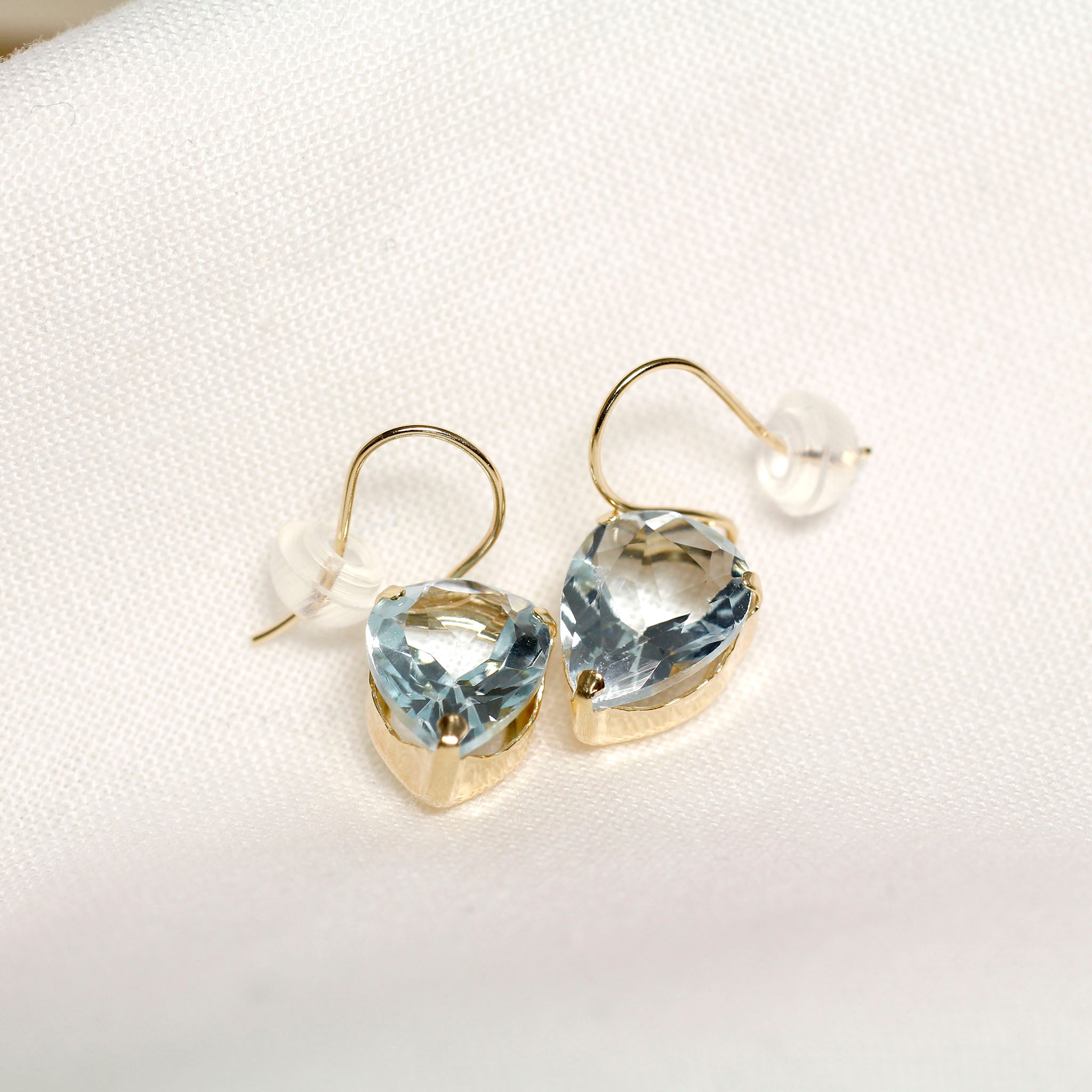 ブルートパーズ K10ピアス(ペアシェイプ/11月誕生石)《26N02504》