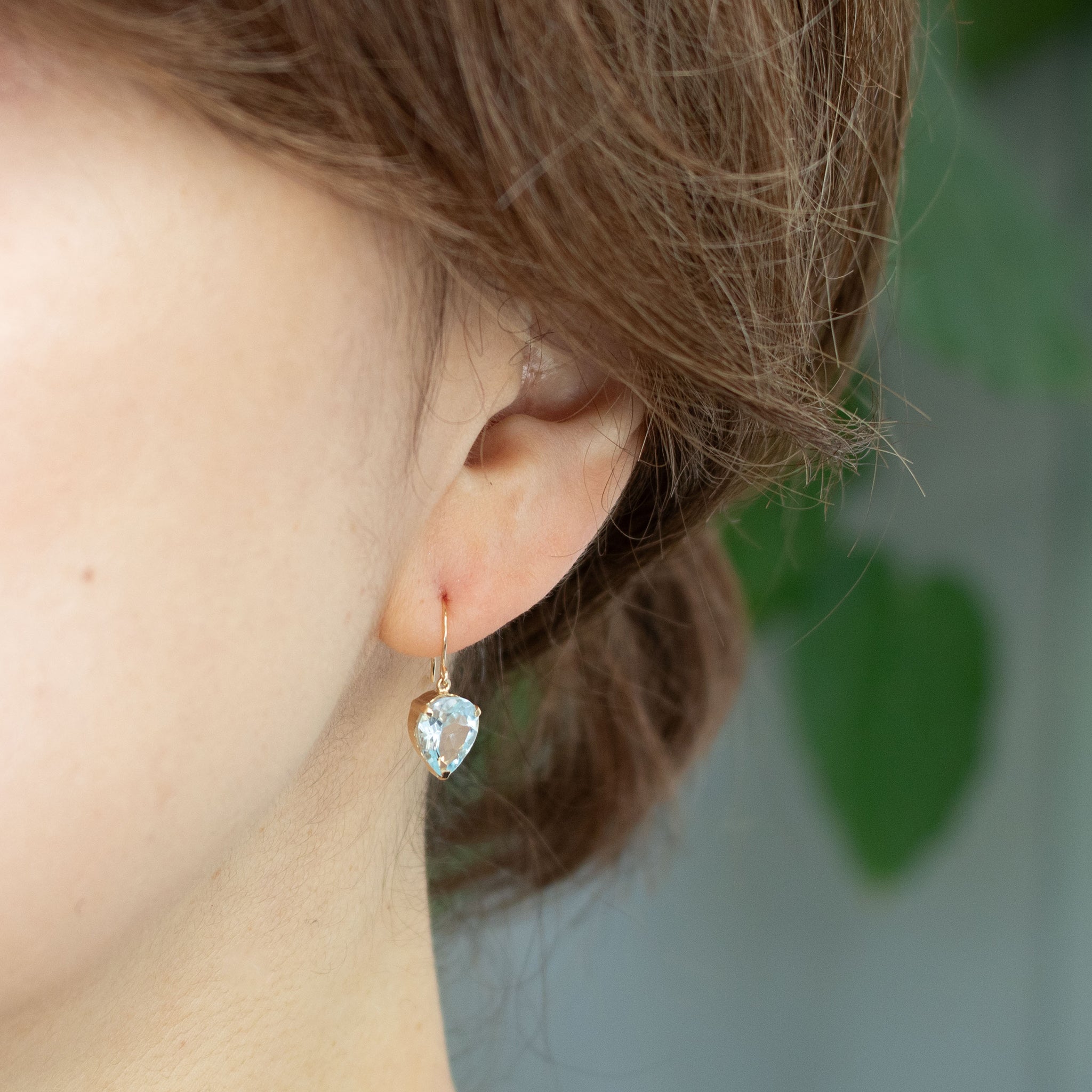 ブルートパーズ K10ピアス(ペアシェイプ/11月誕生石)《26N02504》