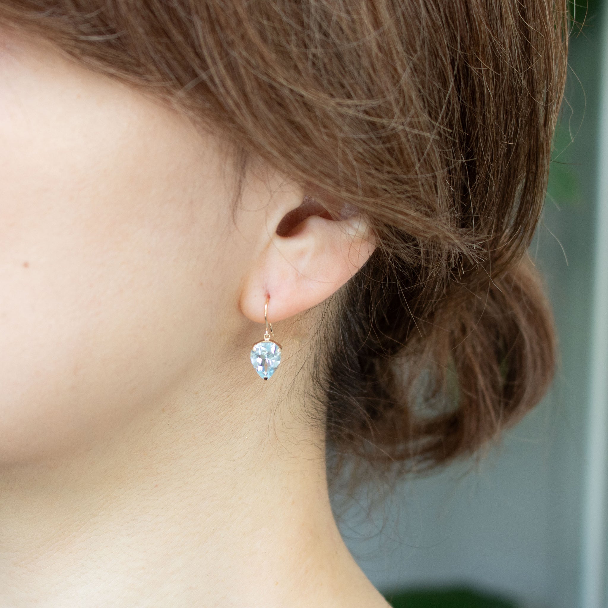 ブルートパーズ K10ピアス(ペアシェイプ/11月誕生石)《26N02504》