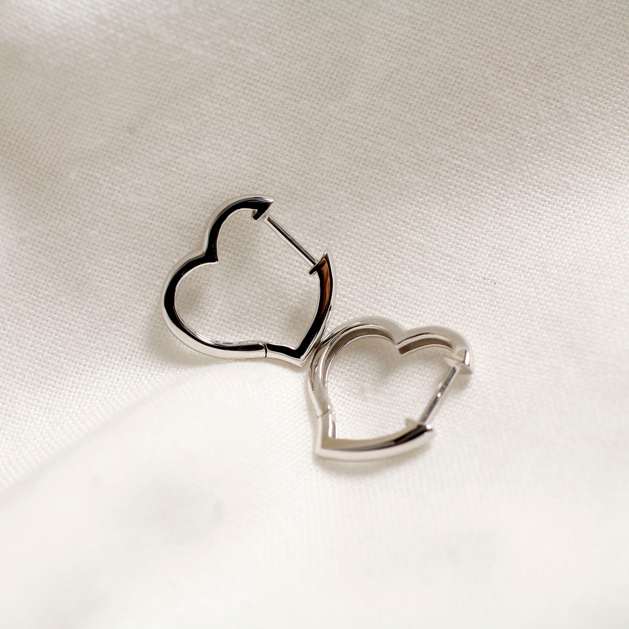 K10ピアス(フープ/ハートモチーフ)《26N02605》