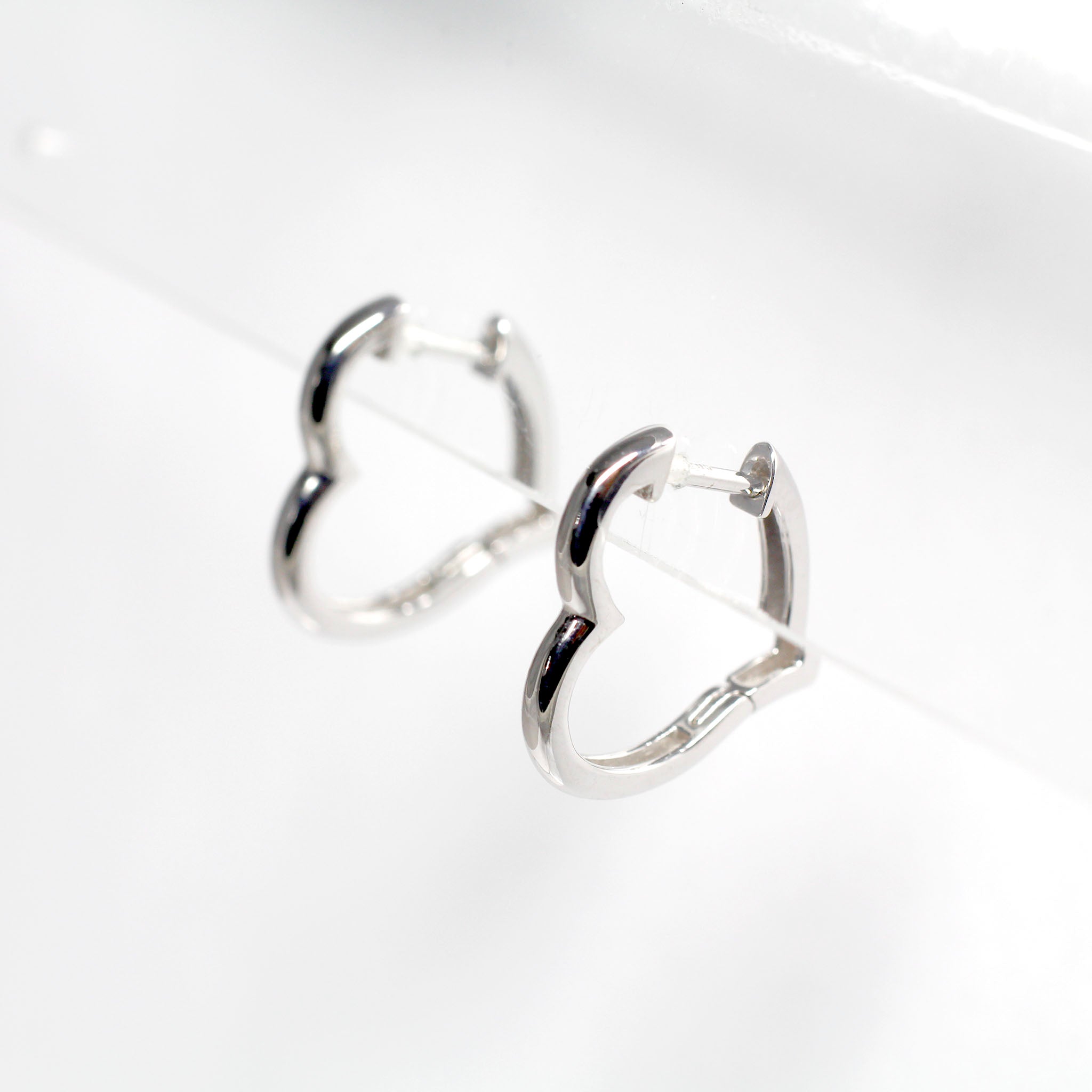 K10ピアス(フープ/ハートモチーフ)《26N02605》