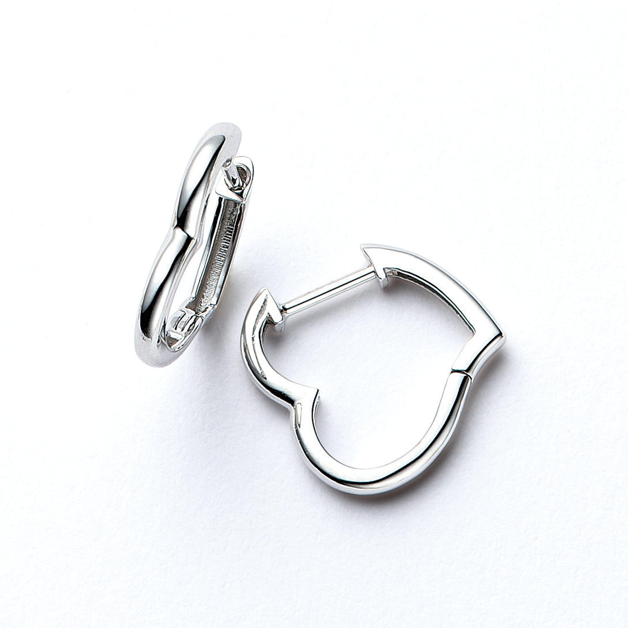 K10ピアス(フープ/ハートモチーフ)《26N02605》