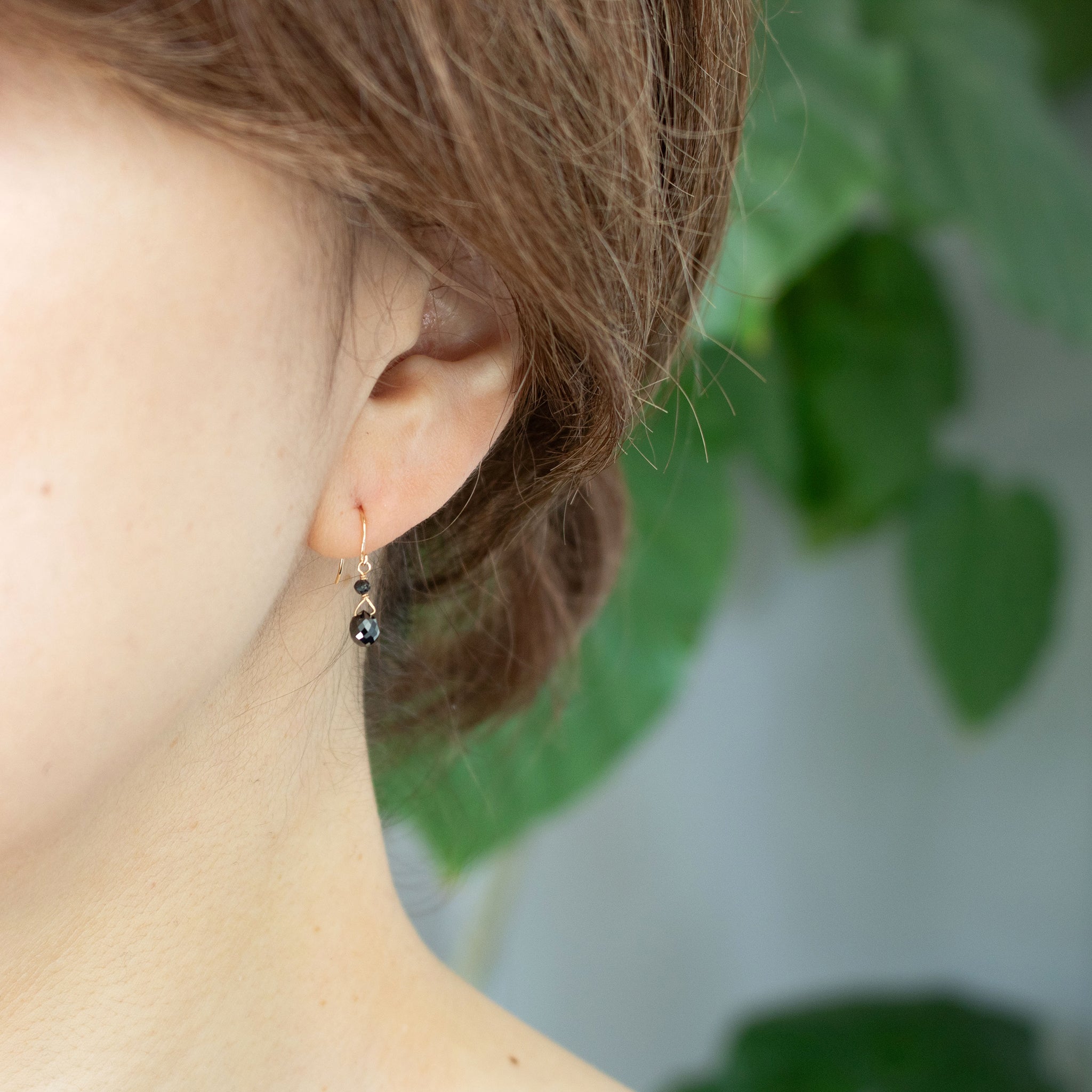 ブラックダイヤモンド K10ピアス(4月誕生石)《26N02608》