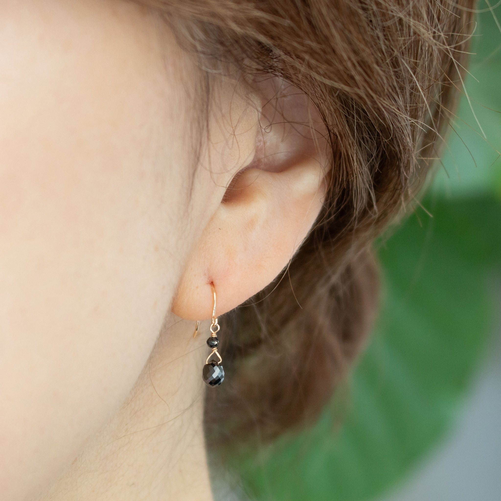 ブラックダイヤモンド K10ピアス(4月誕生石)《26N02608》