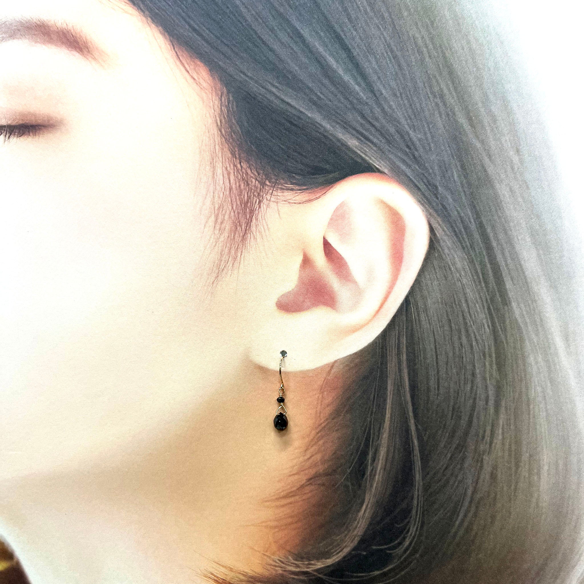 ブラックダイヤモンド K10ピアス(4月誕生石)《26N02608》
