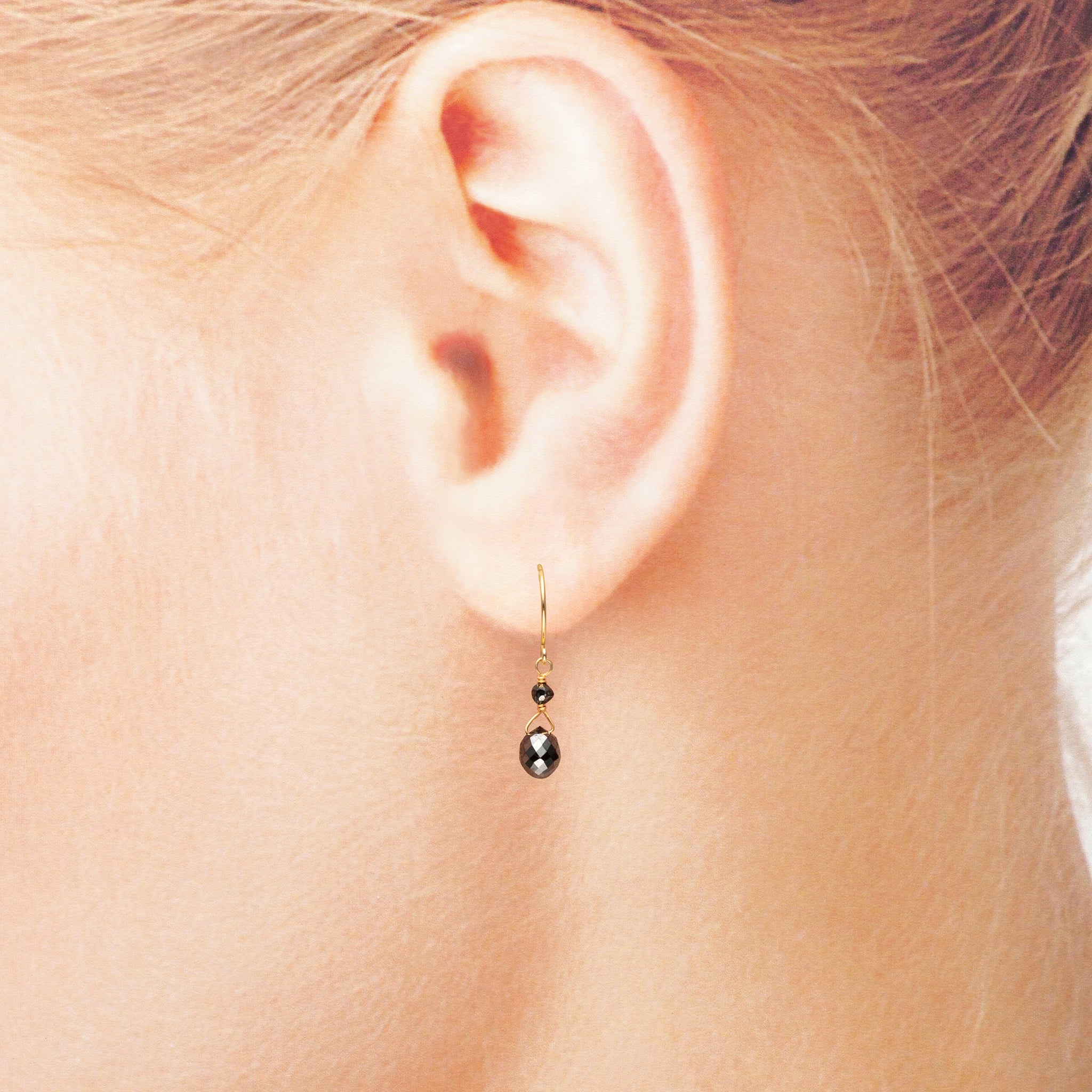 ブラックダイヤモンド K10ピアス(4月誕生石)《26N02608》