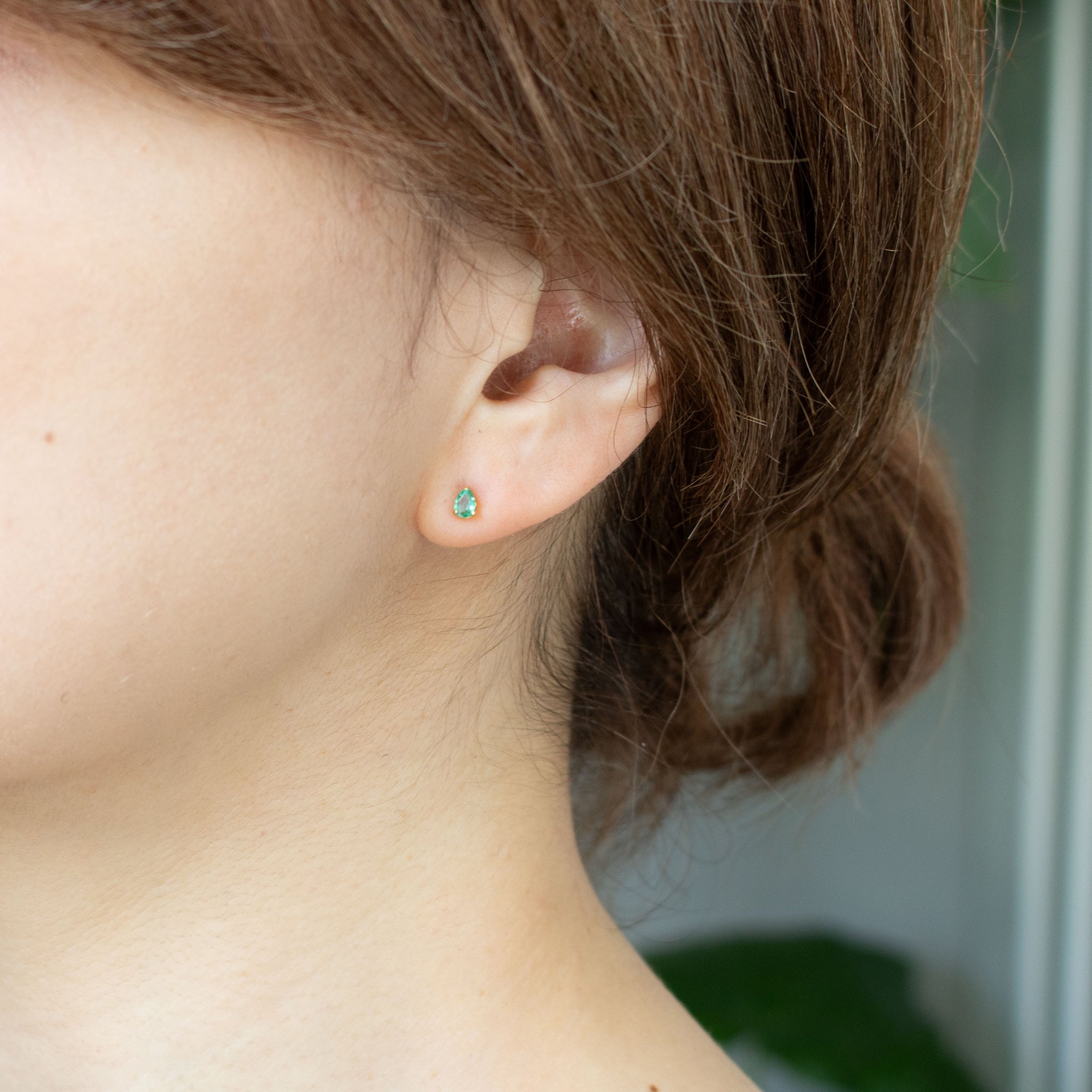 エメラルド K18ピアス(ペアシェイプ/5月誕生石)《26N02610》