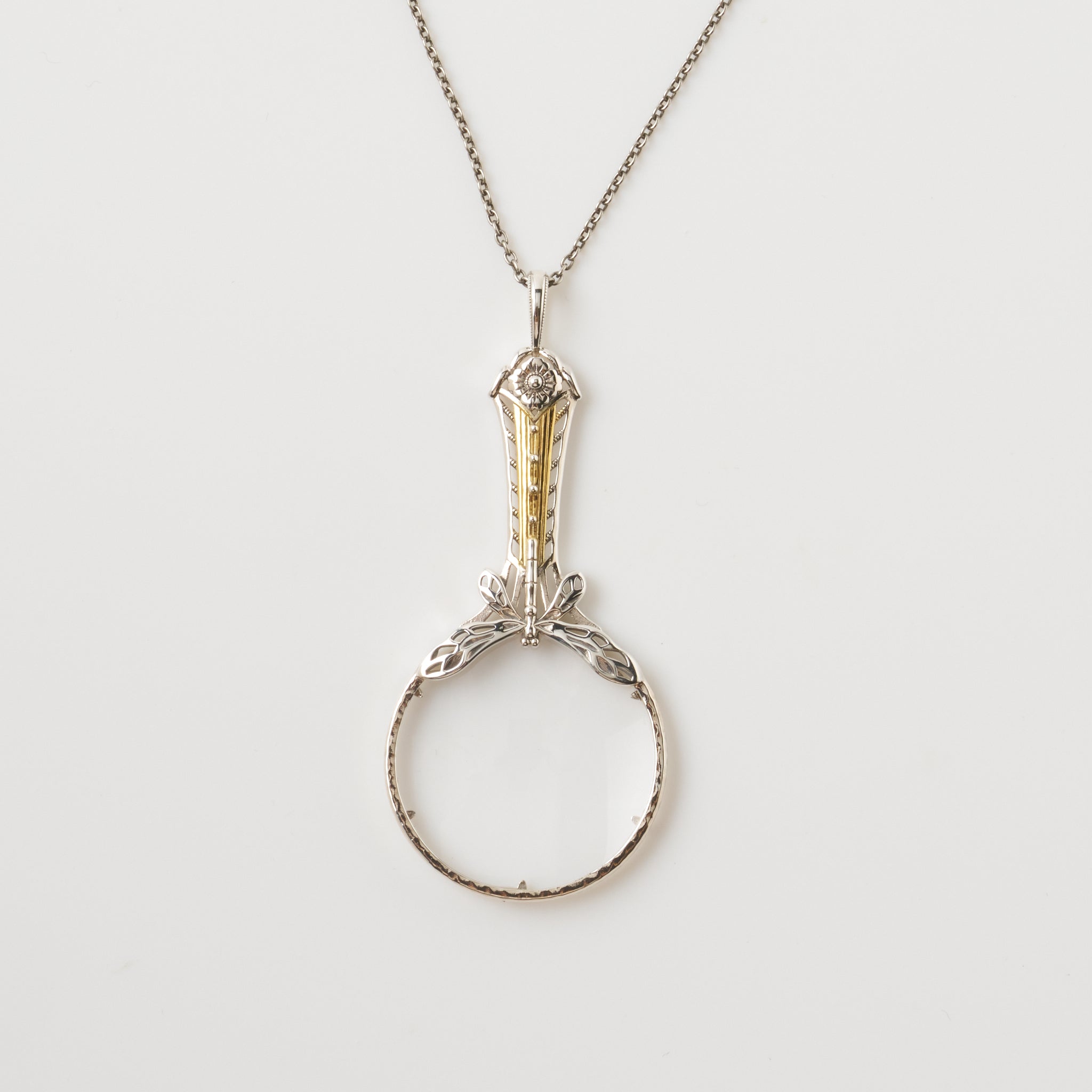 シルバーネックレス(ルーペ付/トンボモチーフ)《26N03503》