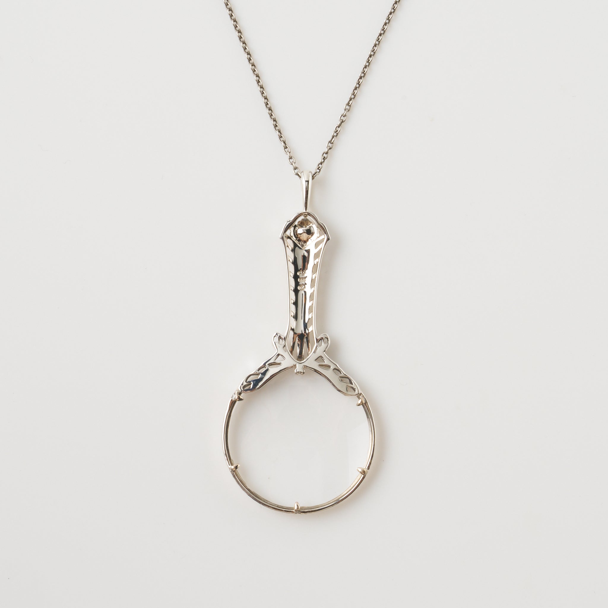 シルバーネックレス(ルーペ付/トンボモチーフ)《26N03503》