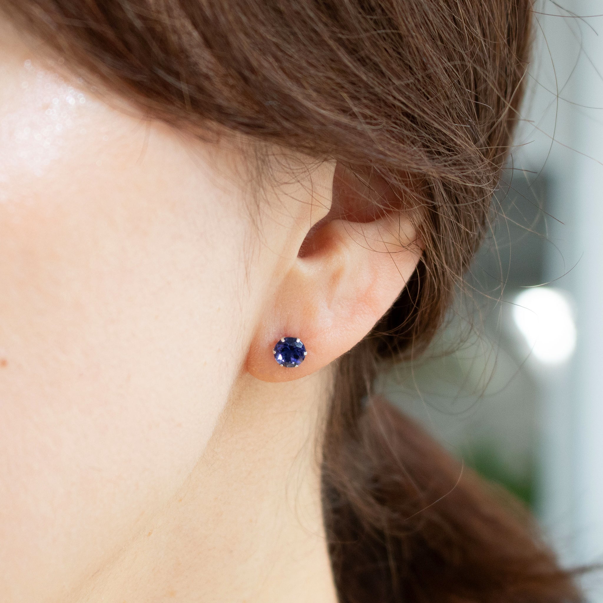 【限定1点】アイオライト プラチナピアス(3月誕生石)《26T10104》