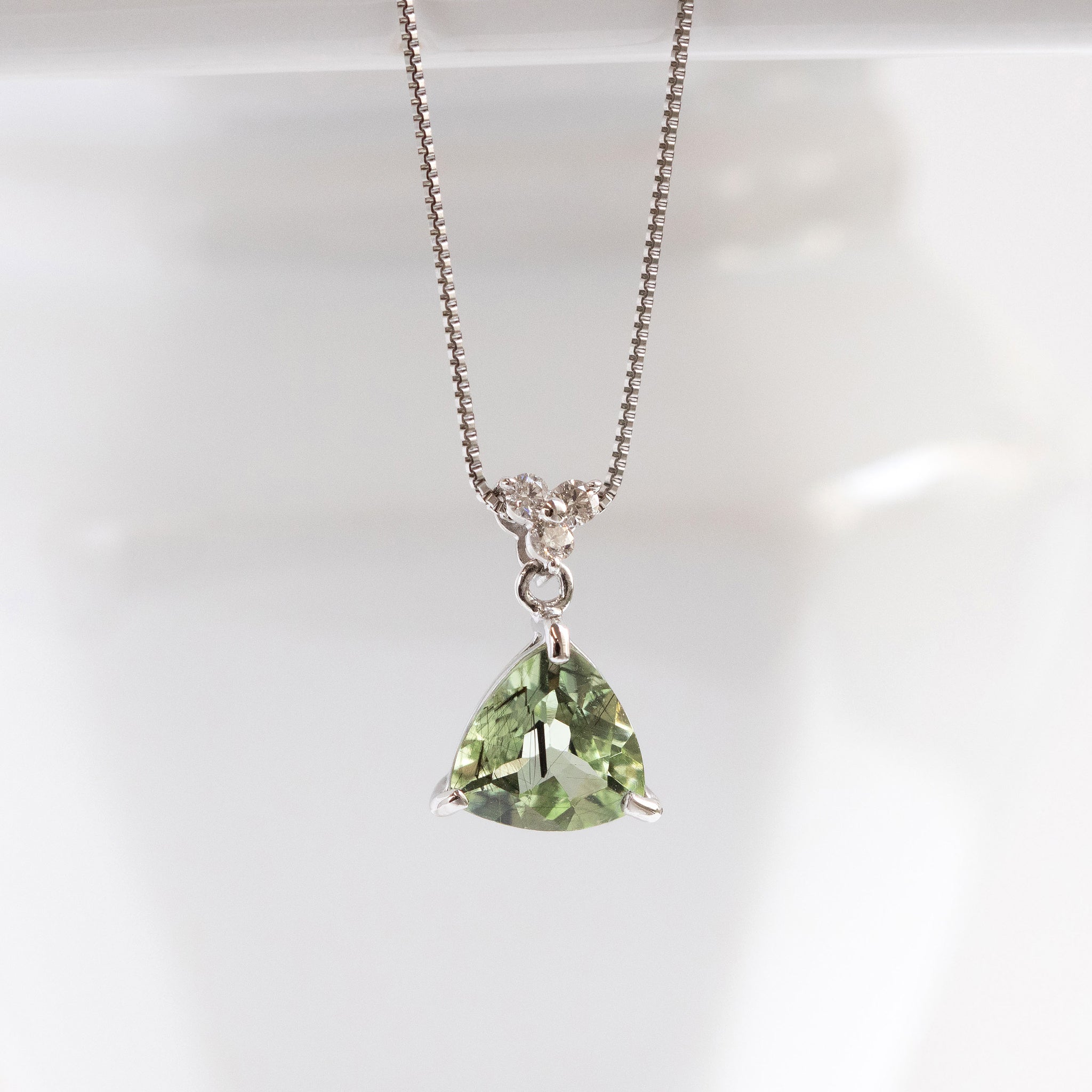 【限定1点】ルードヴィッヒアイトインペリドット/ダイヤモンド プラチナネックレス(8月誕生石/鑑別書付)《26T10109》