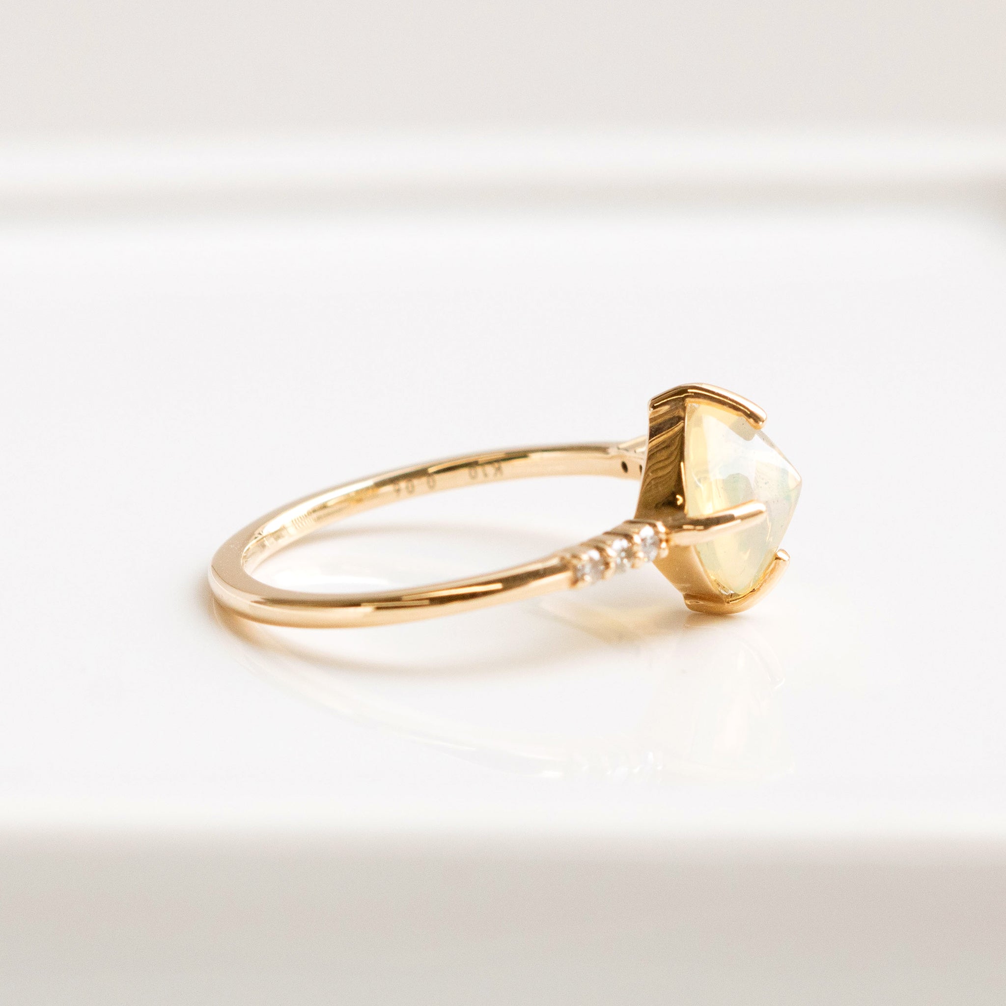 【限定1点】オパール/ダイヤモンド K10リング(シュガーローフカット/10月誕生石)《26T10111》