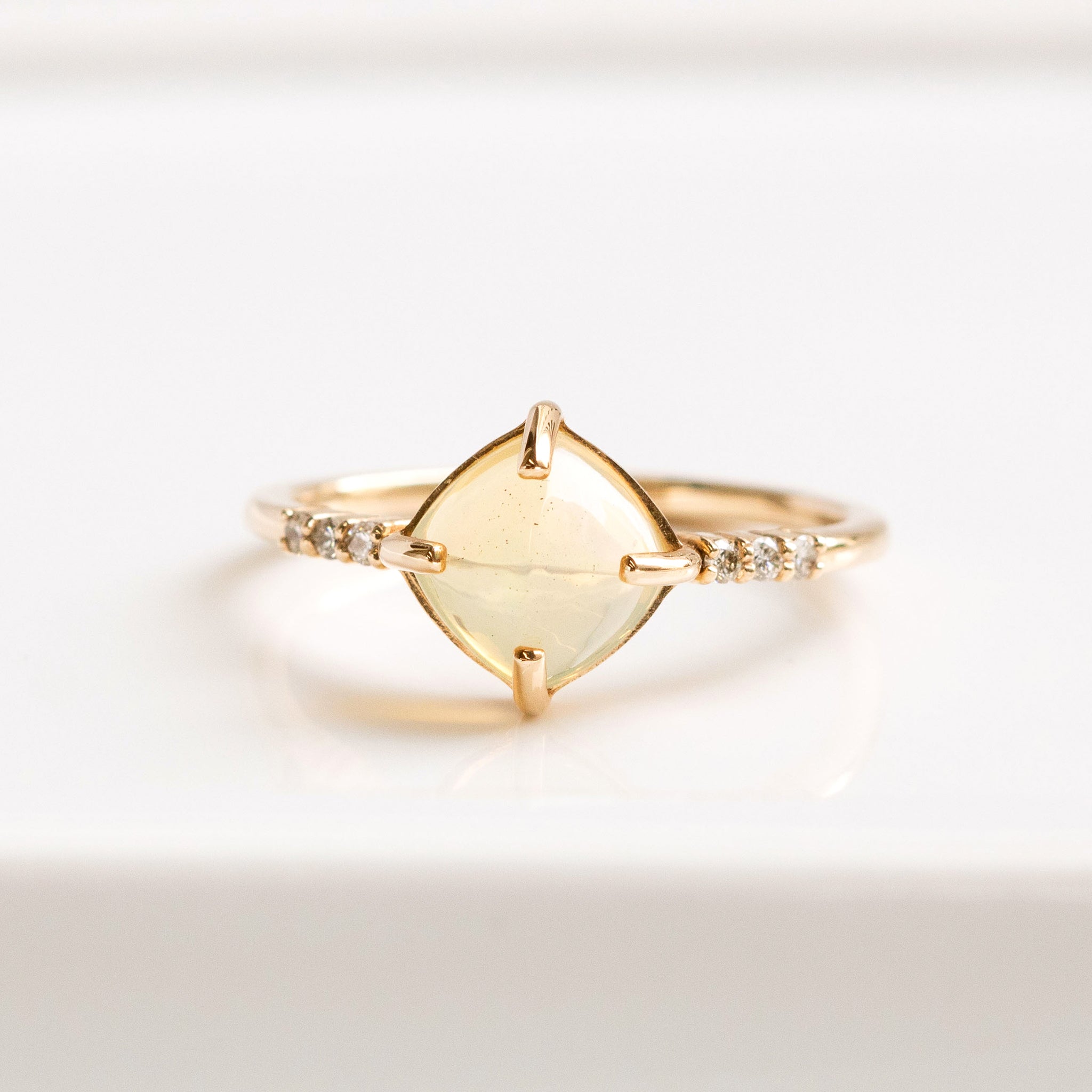 【限定1点】オパール/ダイヤモンド K10リング(シュガーローフカット/10月誕生石)《26T10111》