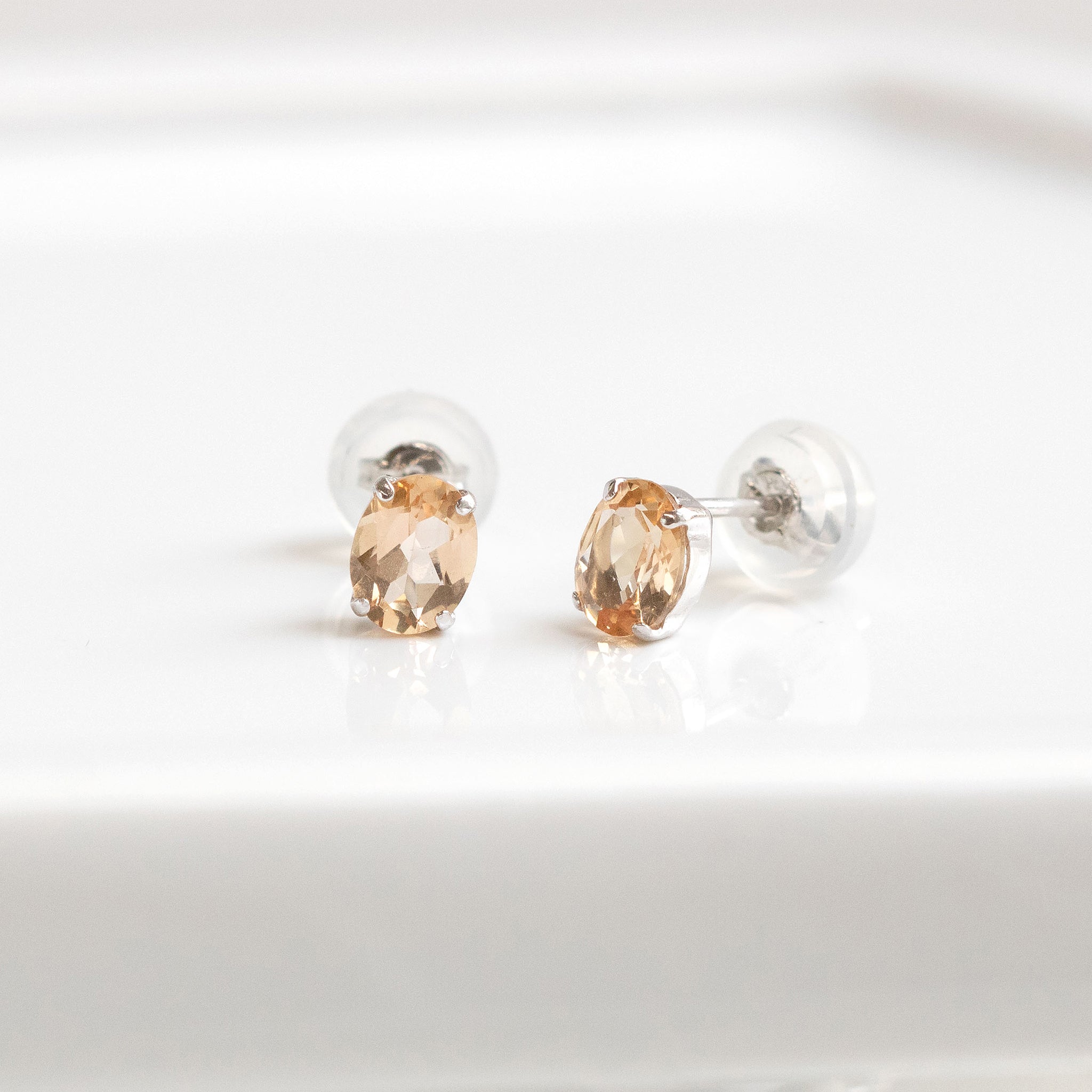 【限定1点】インペリアルトパーズ プラチナピアス(11月誕生石/鑑別書付)《26T10117》