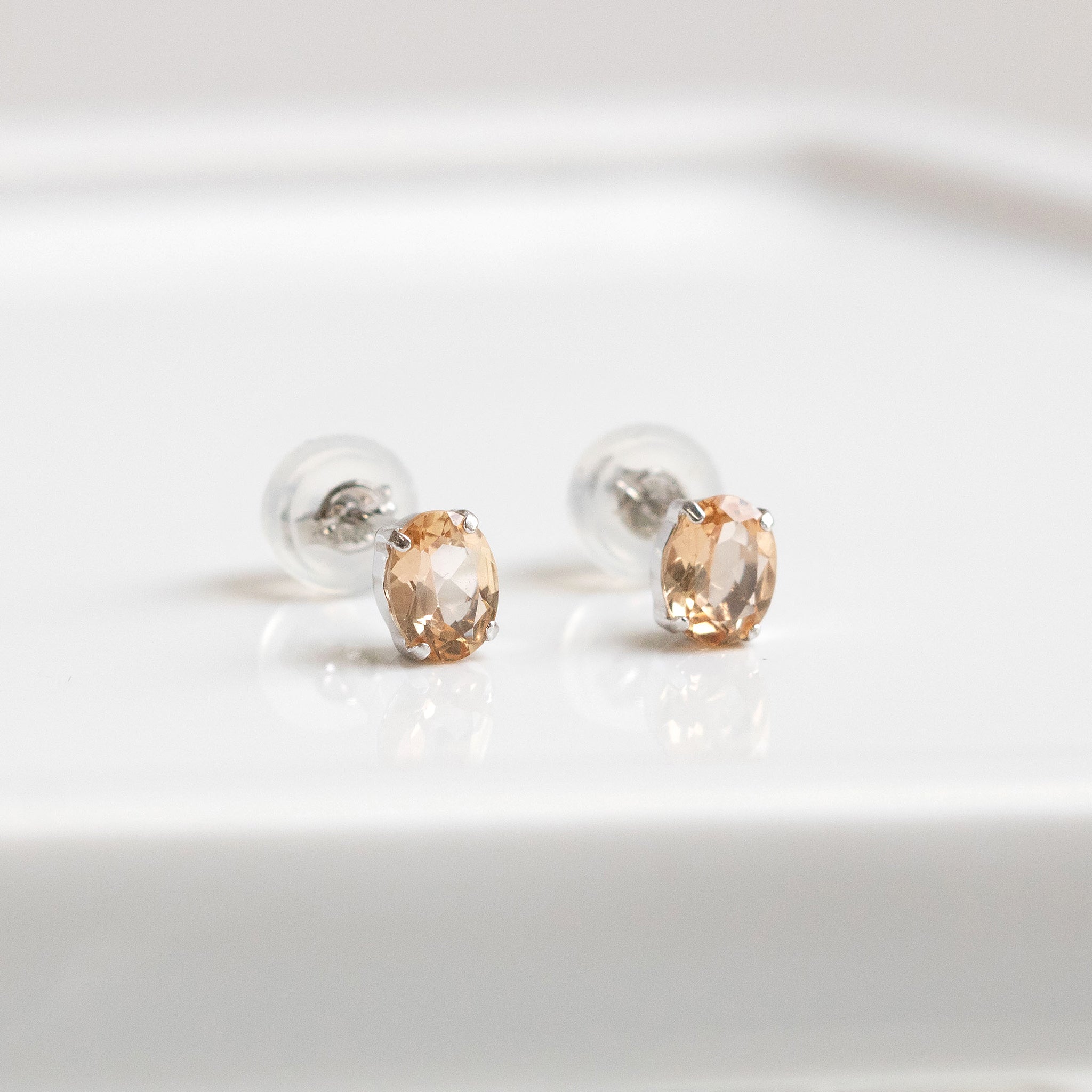 【限定1点】インペリアルトパーズ プラチナピアス(11月誕生石/鑑別書付)《26T10117》