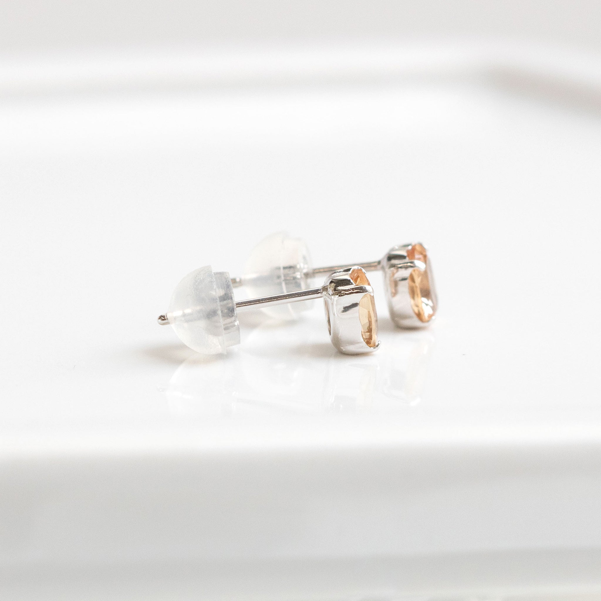 【限定1点】インペリアルトパーズ プラチナピアス(11月誕生石/鑑別書付)《26T10117》