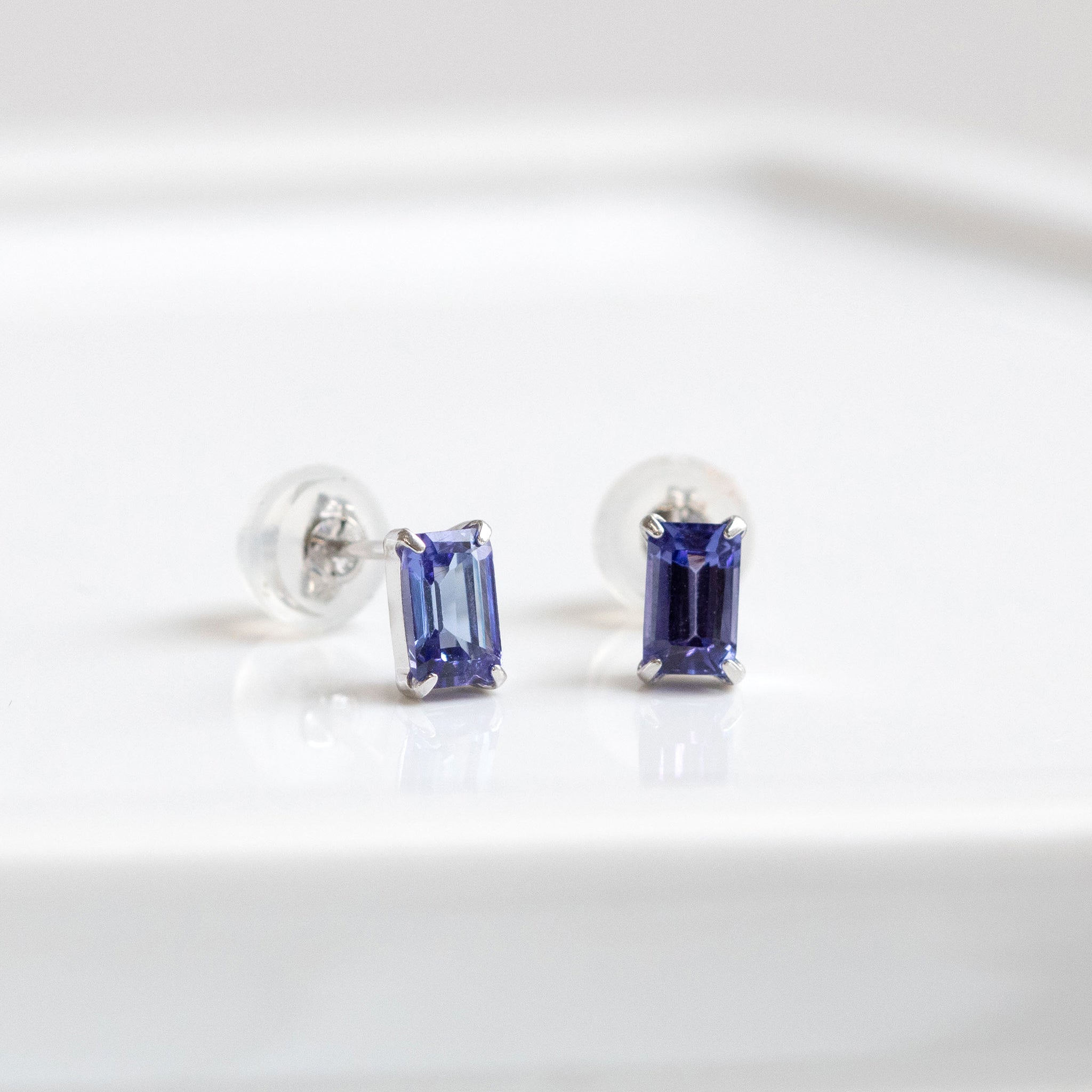 【限定1点】タンザナイト プラチナピアス(12月誕生石)《26T10118》