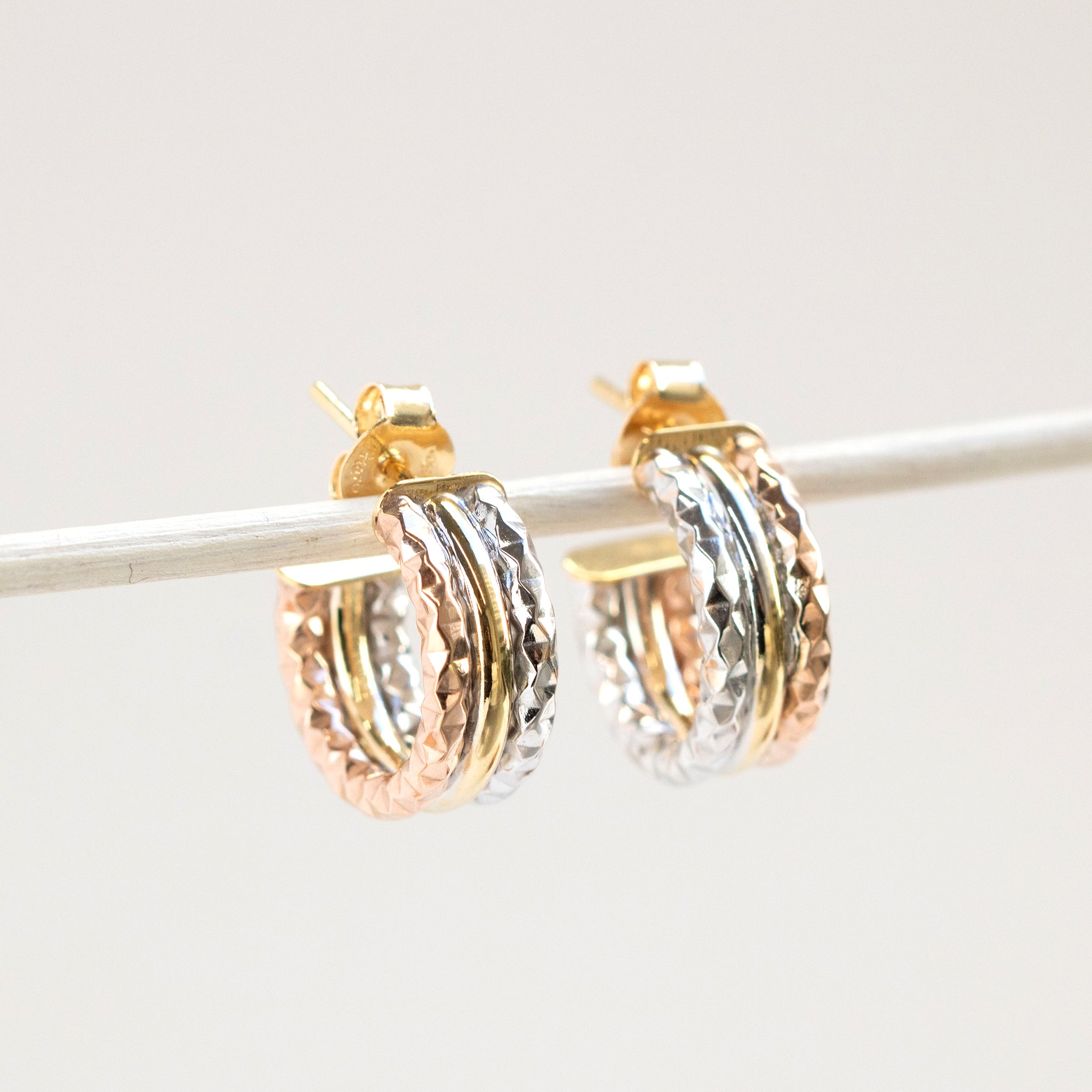 K18ピアス(スリーカラー/イタリア製)《26T10126》