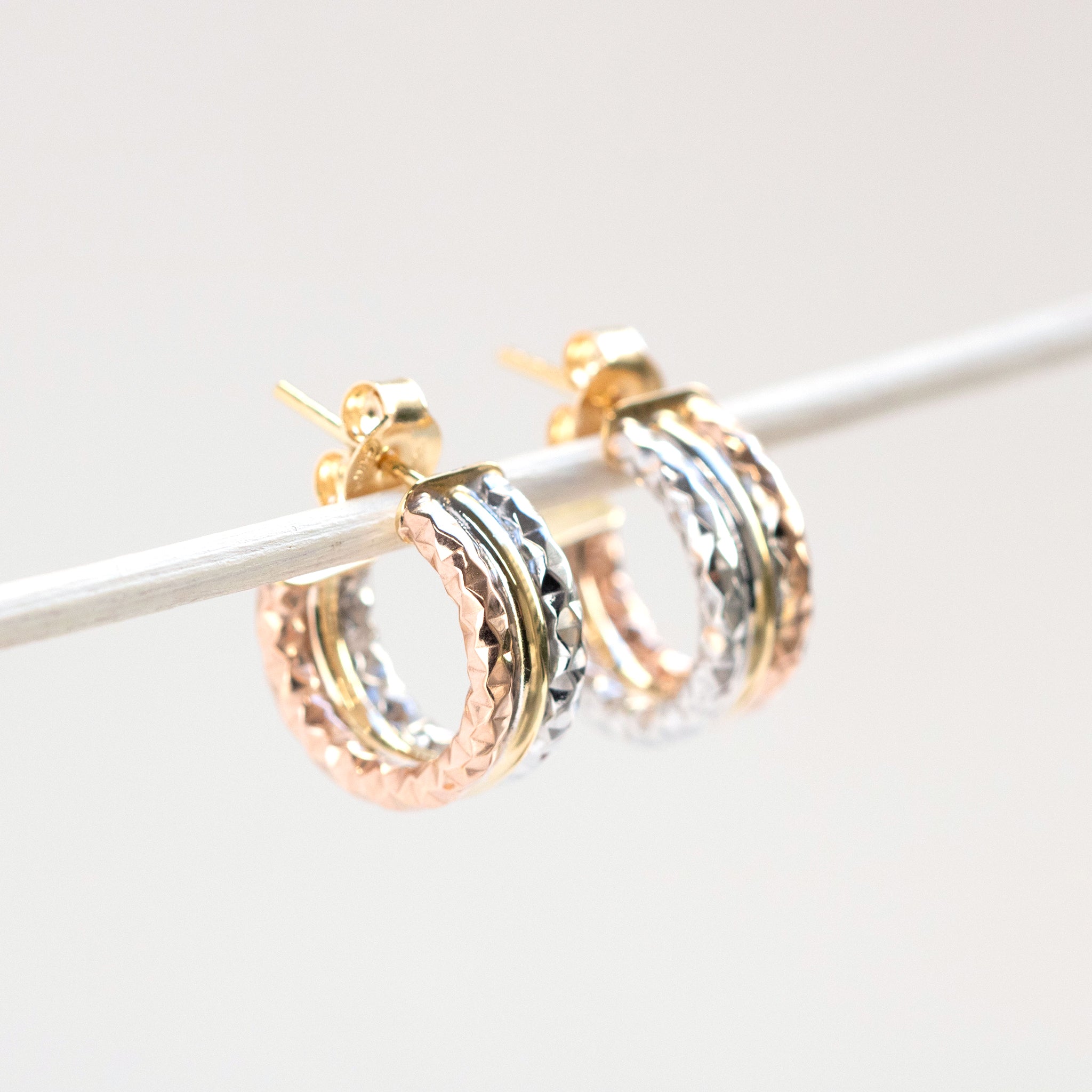 K18ピアス(スリーカラー/イタリア製)《26T10126》