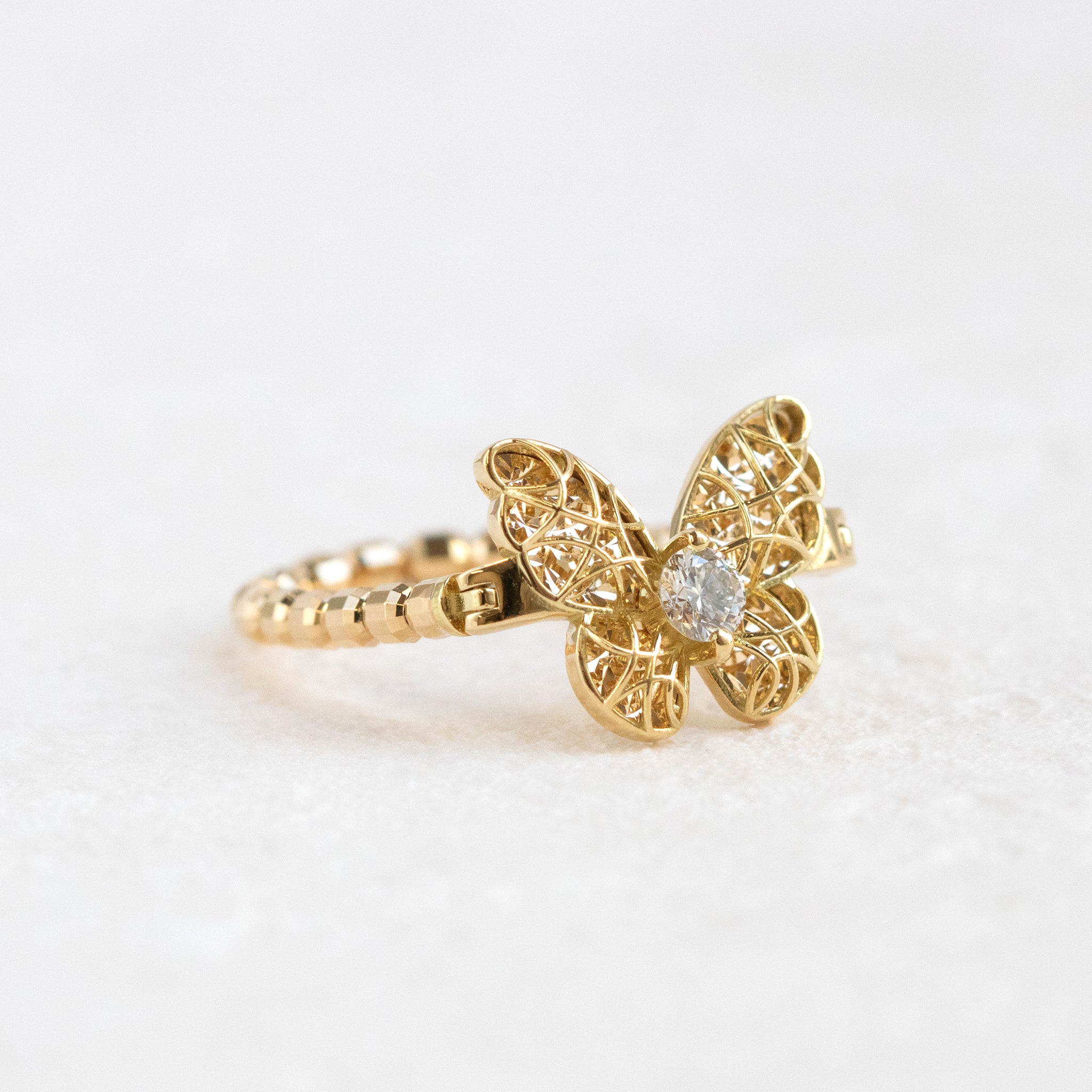 ダイヤモンド K18リング（フリーサイズ/蝶モチーフ/4月誕生石)《26T10129》