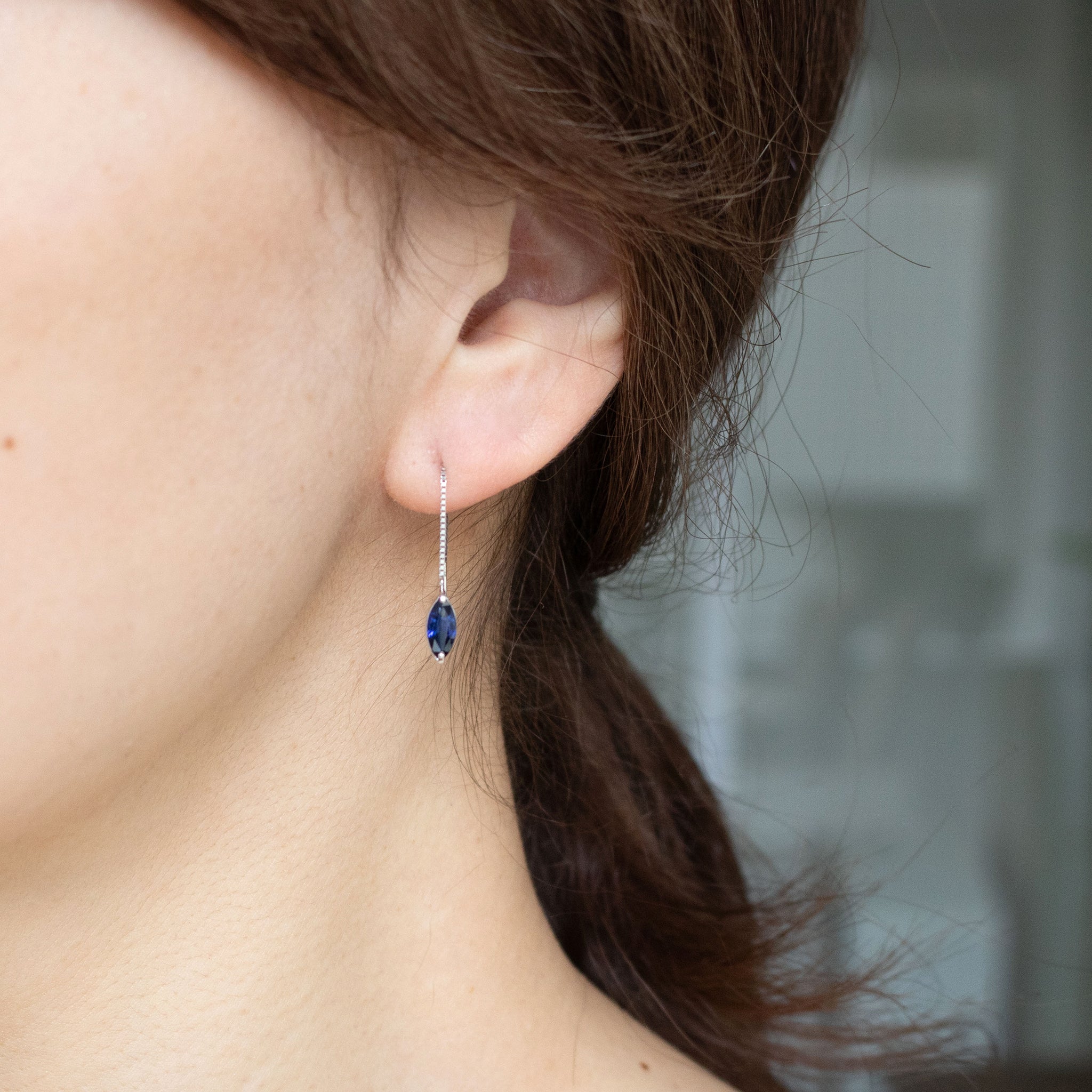 サファイア プラチナピアス(9月誕生石)《26T10134》