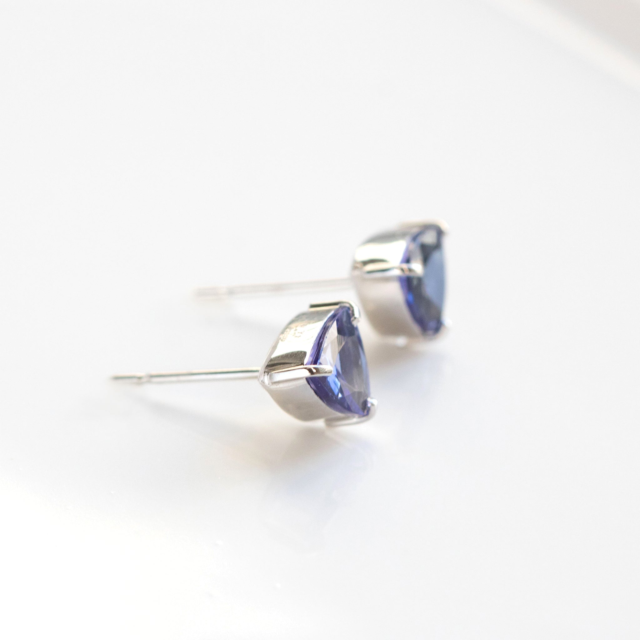 【限定1点】タンザナイト プラチナピアス(トリリアントカット/12月誕生石)《26T10135》