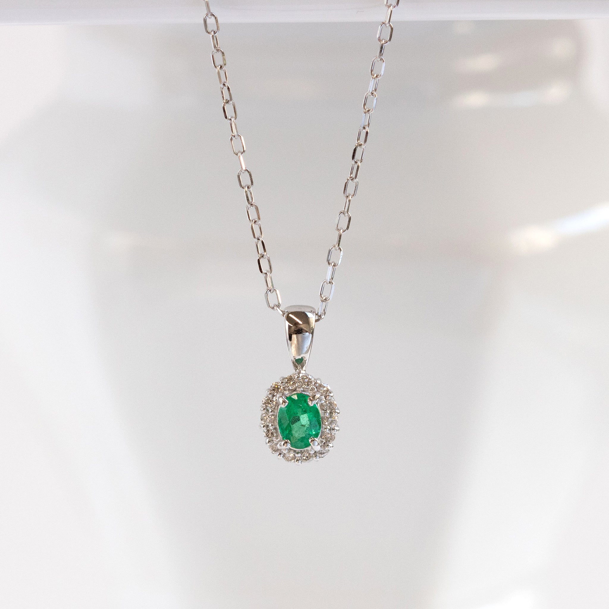 【限定1点】エメラルド/ダイヤモンド プラチナネックレス(5月誕生石)《26T10136》
