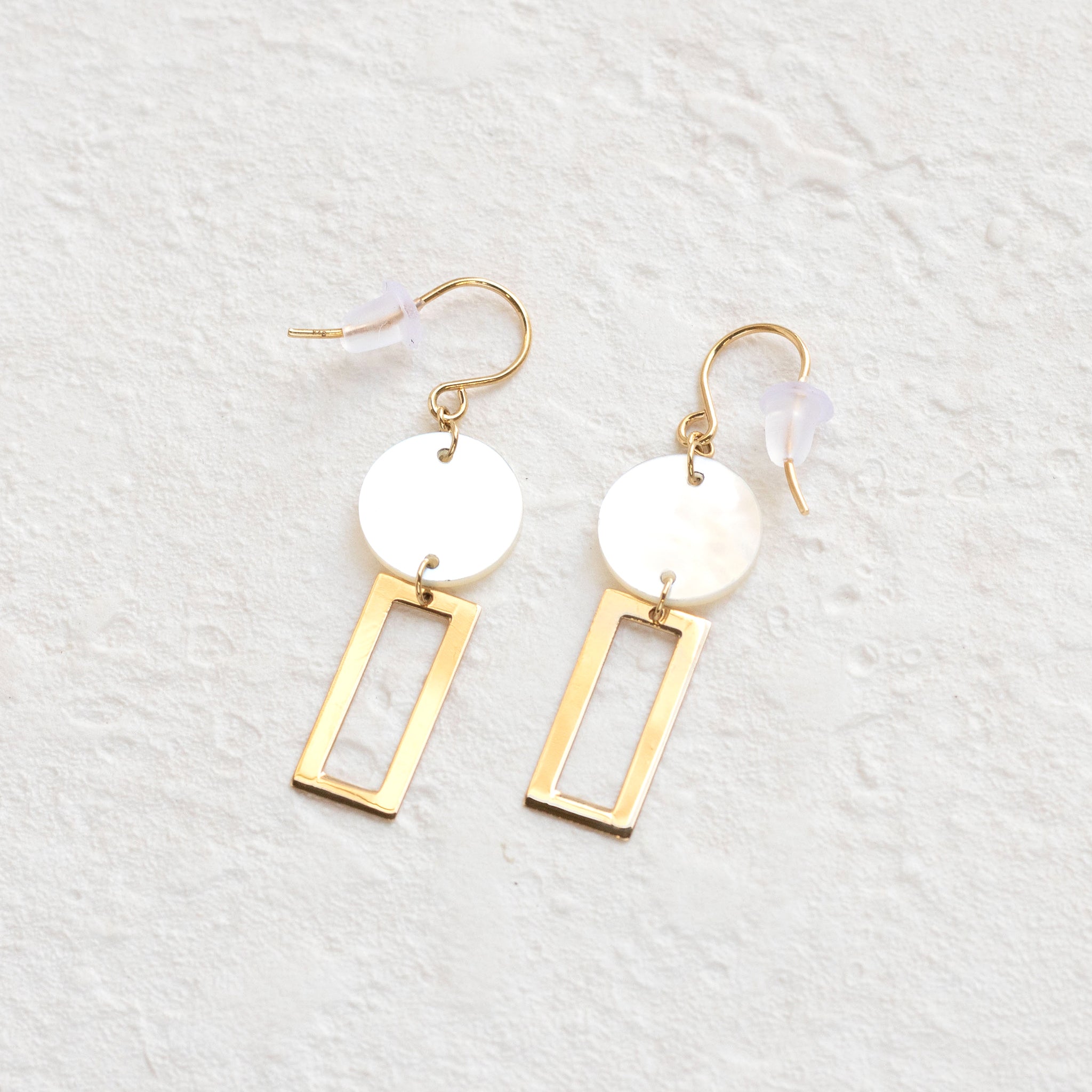 【限定10点】シェル K18ピアス《26T10148》