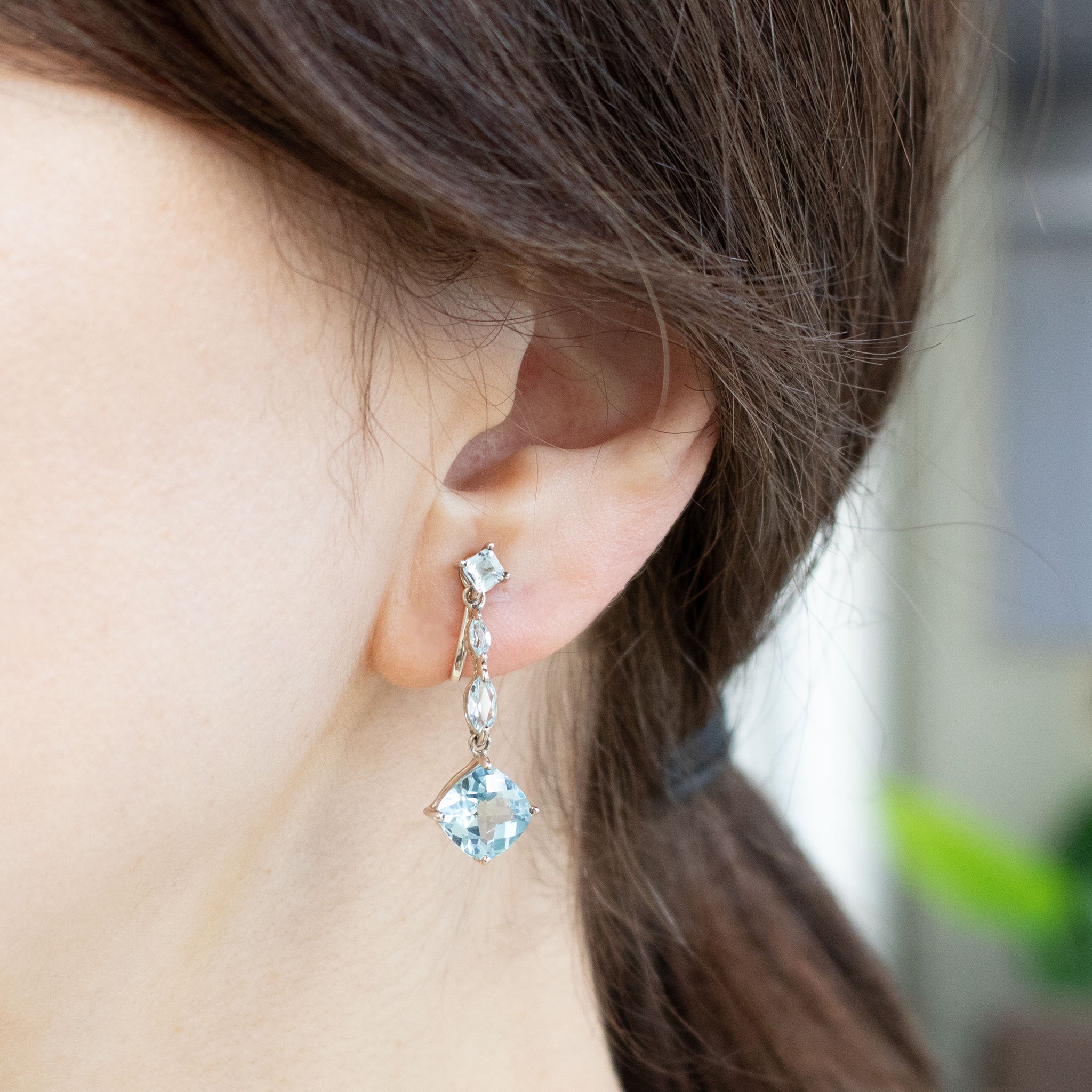 ブルートパーズ シルバーイヤリング(11月誕生石)《26T10154》