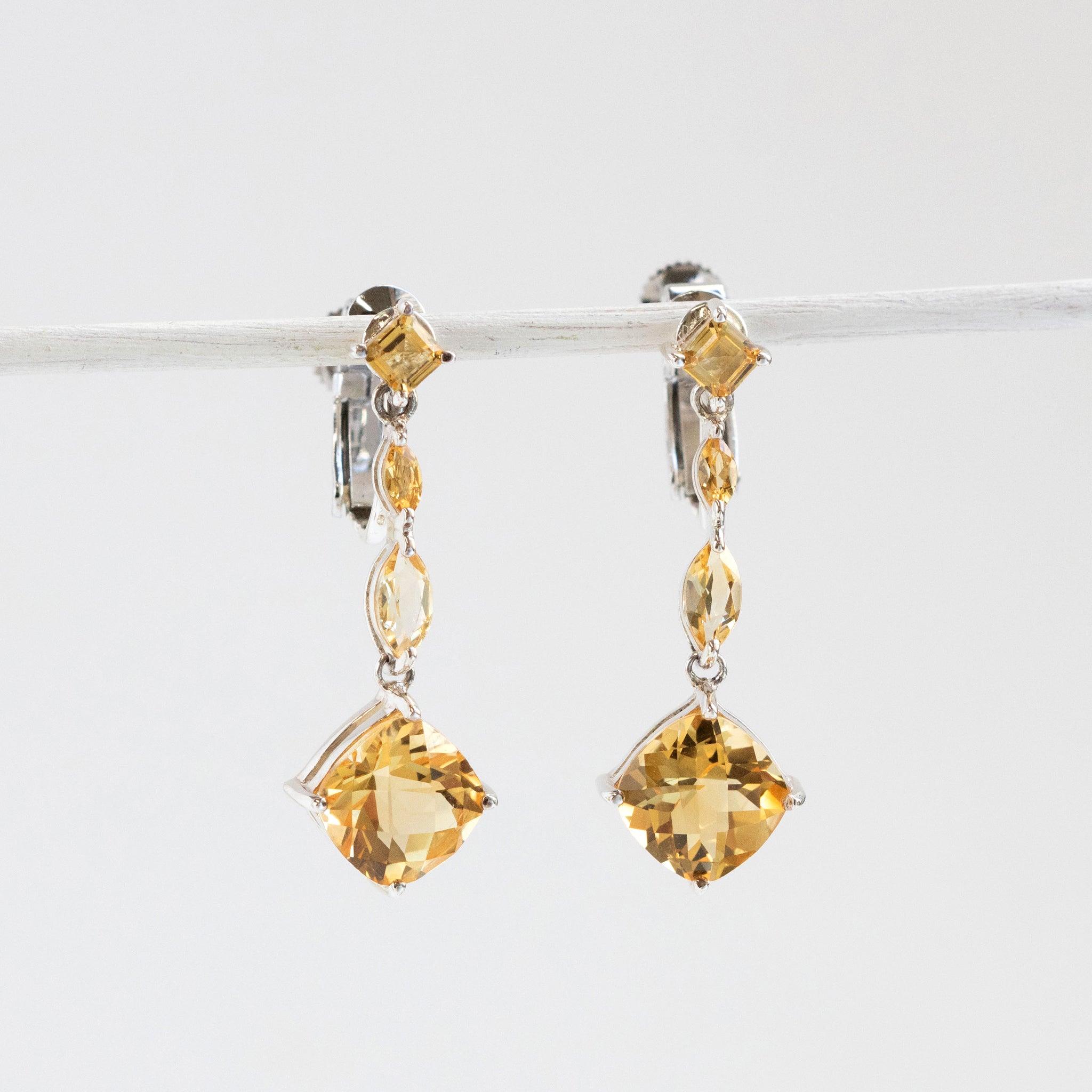 シトリン シルバーイヤリング(11月誕生石)《26T10155》