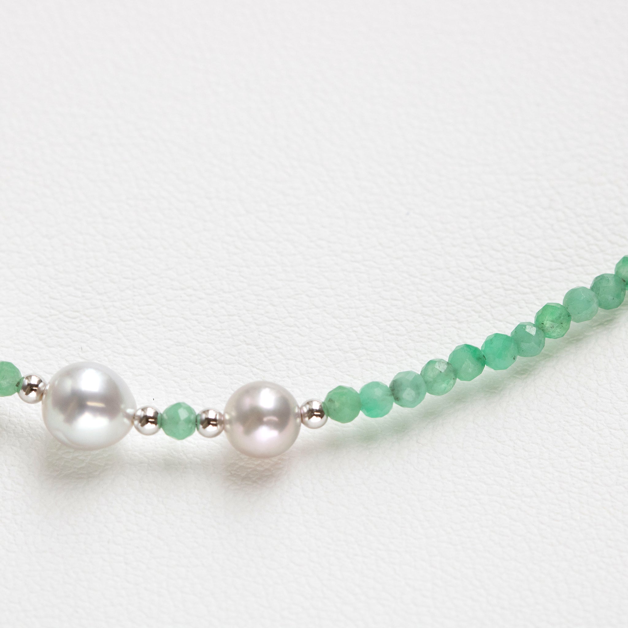 パール/エメラルド シルバーネックレス(アコヤ真珠)《26T10156》