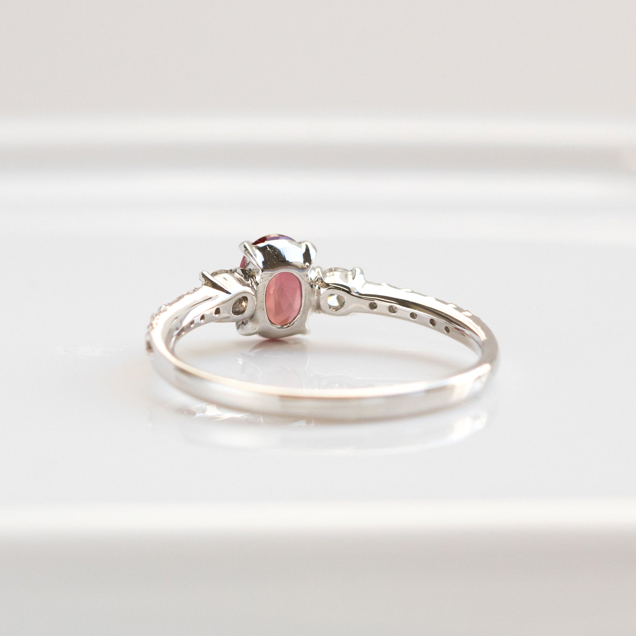 【限定1点】ルビー/ダイヤモンド プラチナリング(0.53カラット/ピジョンブラッド/鑑別書付/7月誕生石)《26T10159》