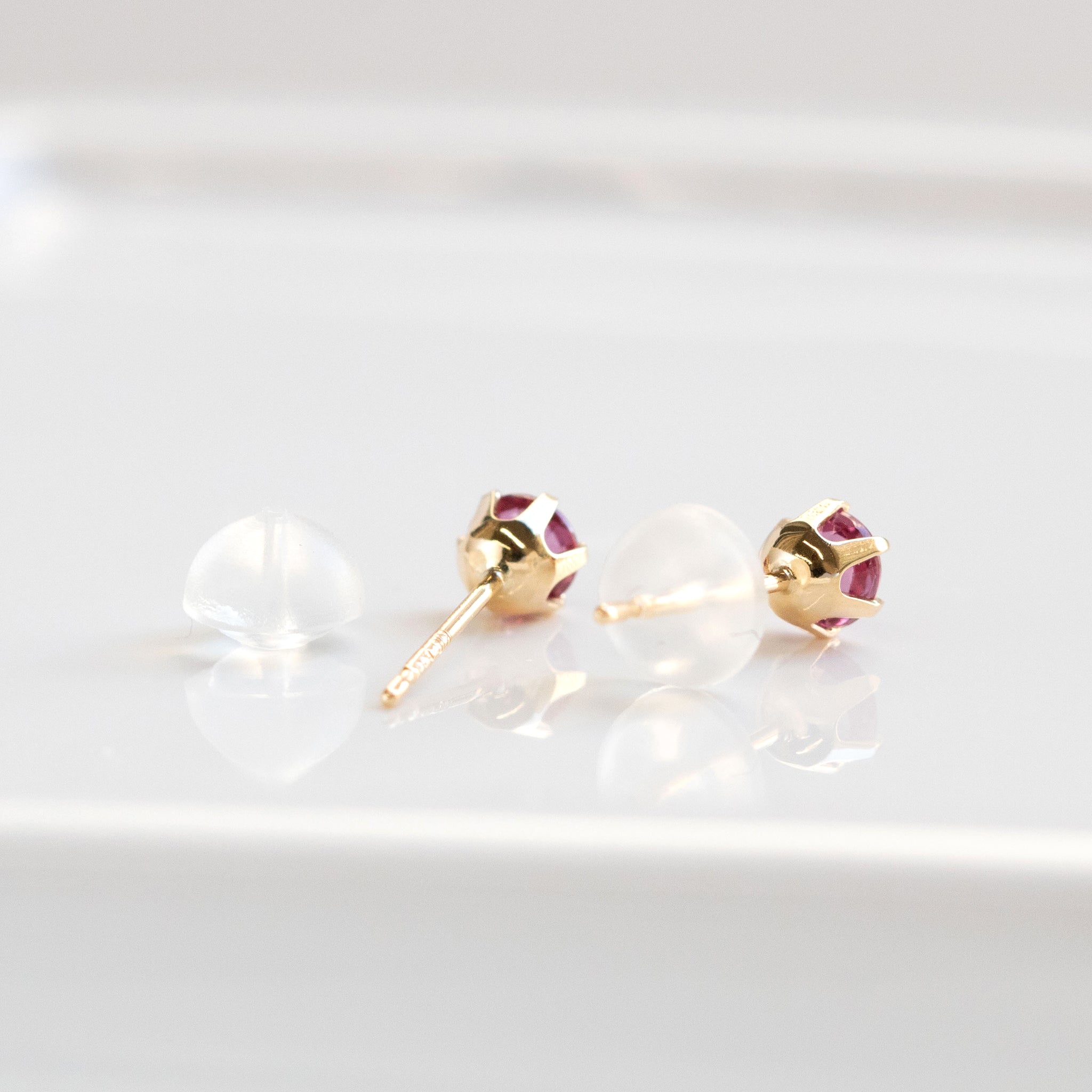 【限定1点】ルビー K18ピアス(計0.40カラット/7月誕生石)《26T10160》