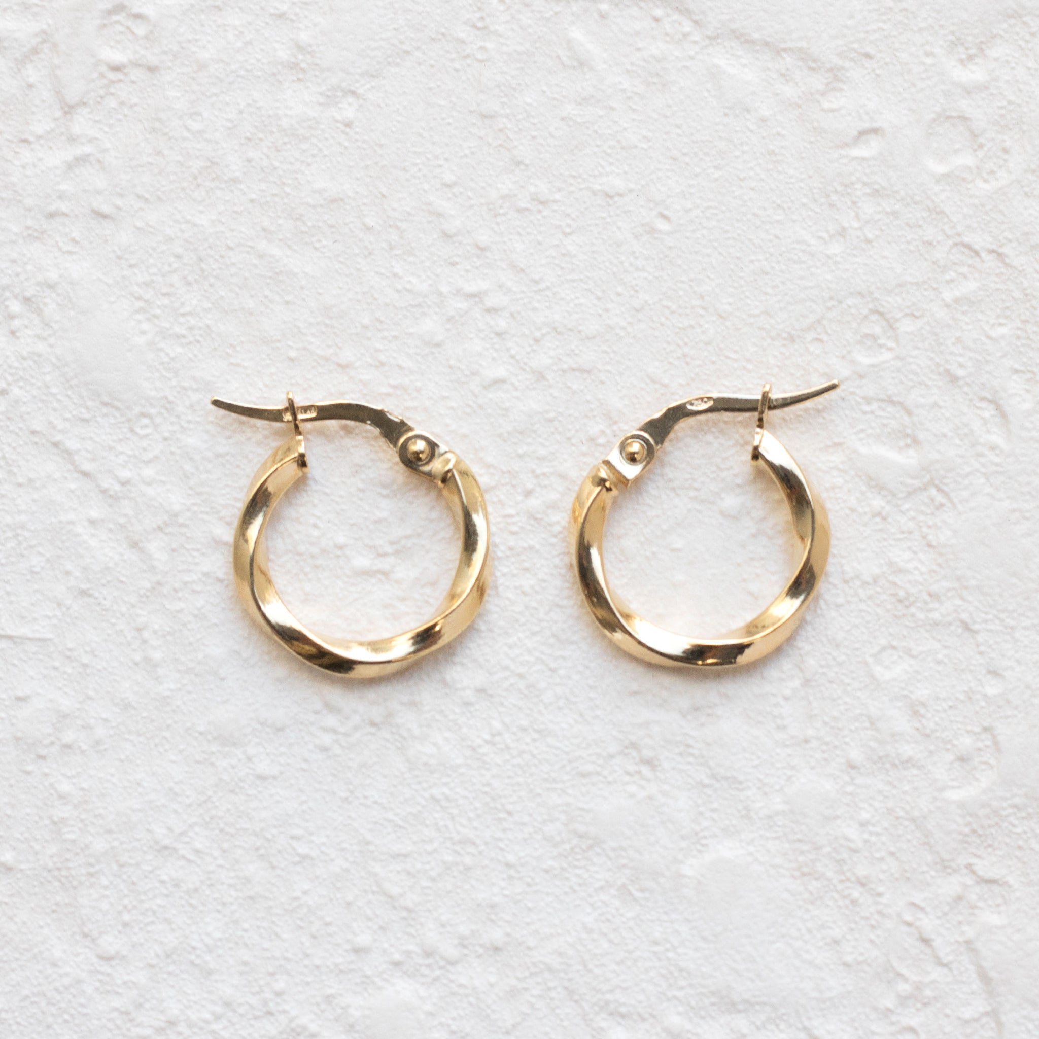 K18ピアス(フープ/イタリア製)《26T10165》