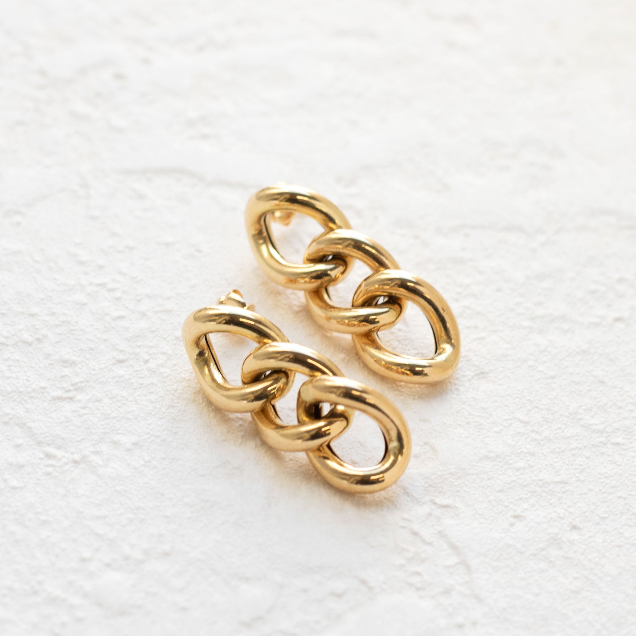 K18ピアス(イタリア製)《26T10167》