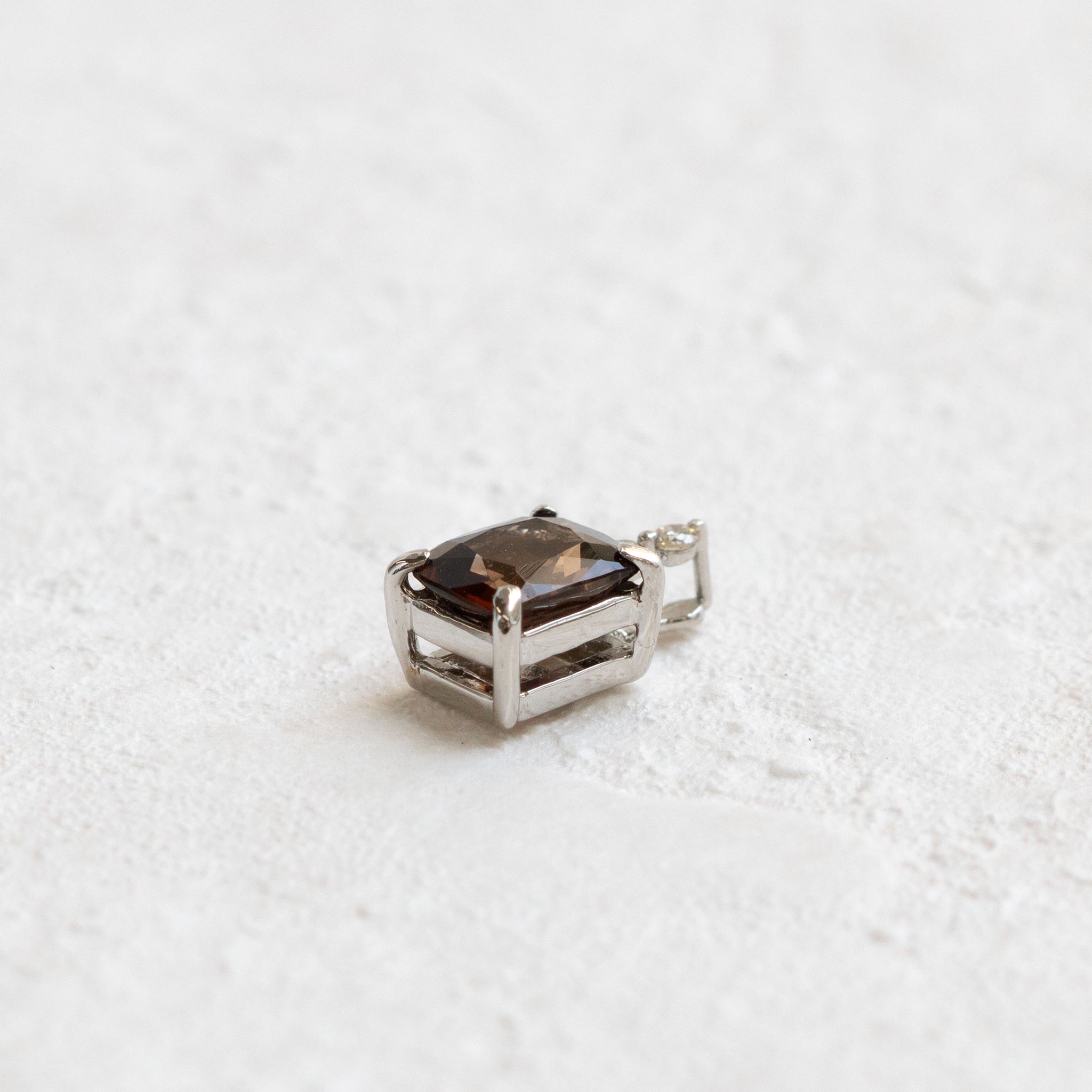 【限定1点】アキシナイト/ダイヤモンド プラチナペンダントトップ(鑑別書付)《26T10220》