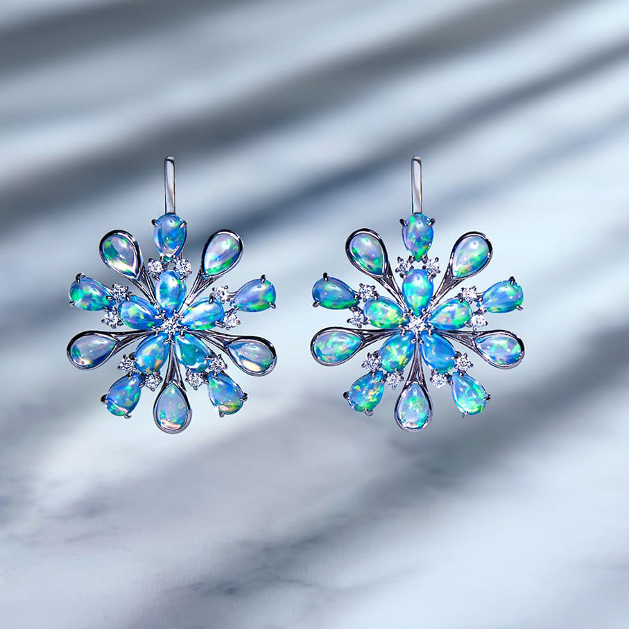 CRESCENT VERT ピアス | 京セラジュエリー オンラインストア