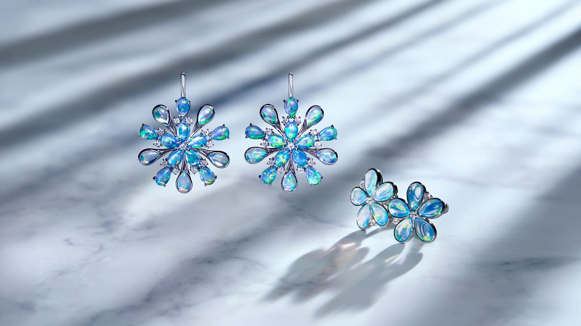 ウォーターオパール/ブルーオパール/ダイヤモンド プラチナピアス（クレサンベール/LGD/50周年記念商品/永遠の花/10月誕生石）《CEPW0048》