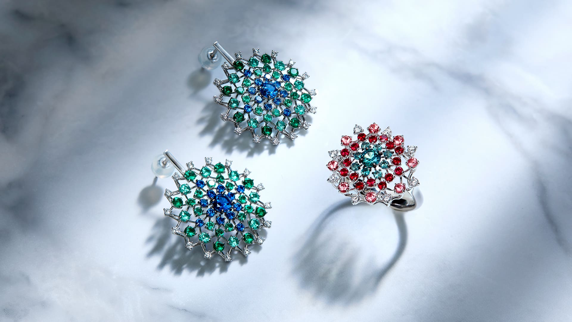 CRESCENT VERT ピアス | 京セラジュエリー オンラインストア