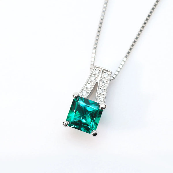 ★美品★Pt900 クレサンベール エメラルド ネックレス 京セラ プラチナ エメラルド/ダイヤモンド プラチナネックレス(クレサンベール
