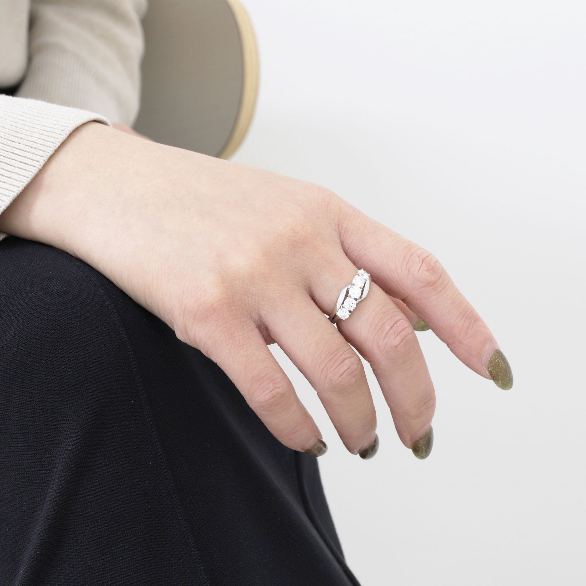 ダイヤモンド プラチナリング(計1.0カラット/Fカラー/VS1/3EX(H&C)/4月誕生石/グレーディングレポート付き)《JRGD1008》