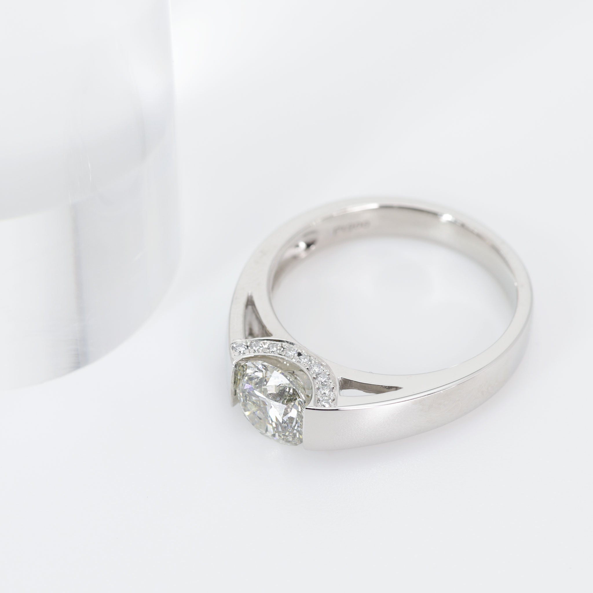 ダイヤモンド プラチナリング(1.0カラット/一粒/4月誕生石/グレーディングレポート付き)《JRGD1081》