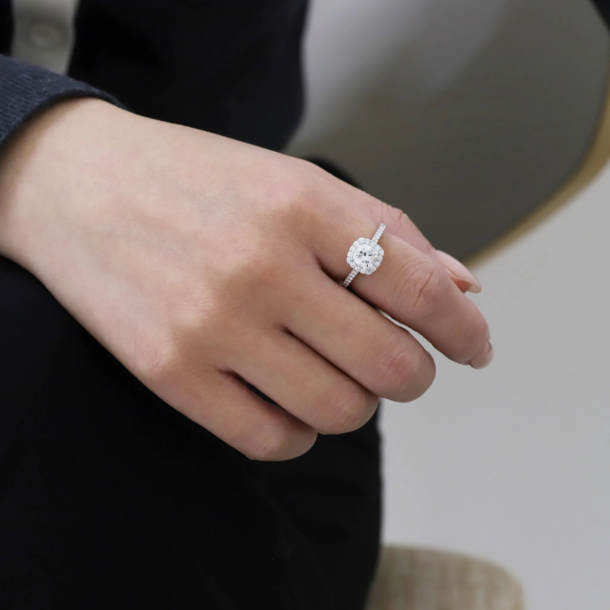 ダイヤモンド プラチナリング(1.0カラット/Dカラー/VVS1/クッションカット/一粒/4月誕生石/GIAグレーディングレポート付き)《JRGD1578》