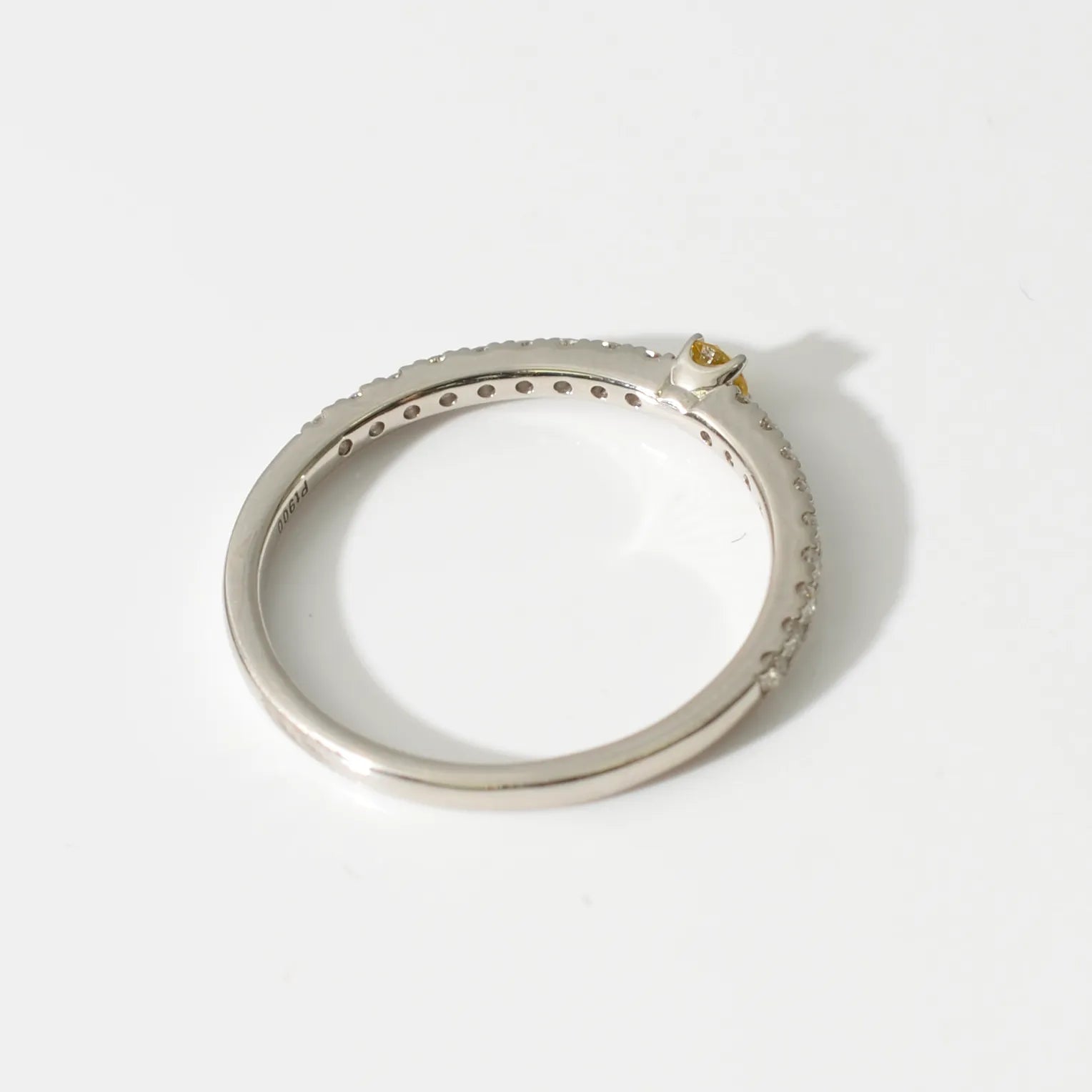 【限定1点】イエローダイヤモンド プラチナリング(TINSEL ETERNITY/0.076カラット/Fancy Vivid Yellow/I1/ラウンドカット/4月誕生石)《JRGD2065》